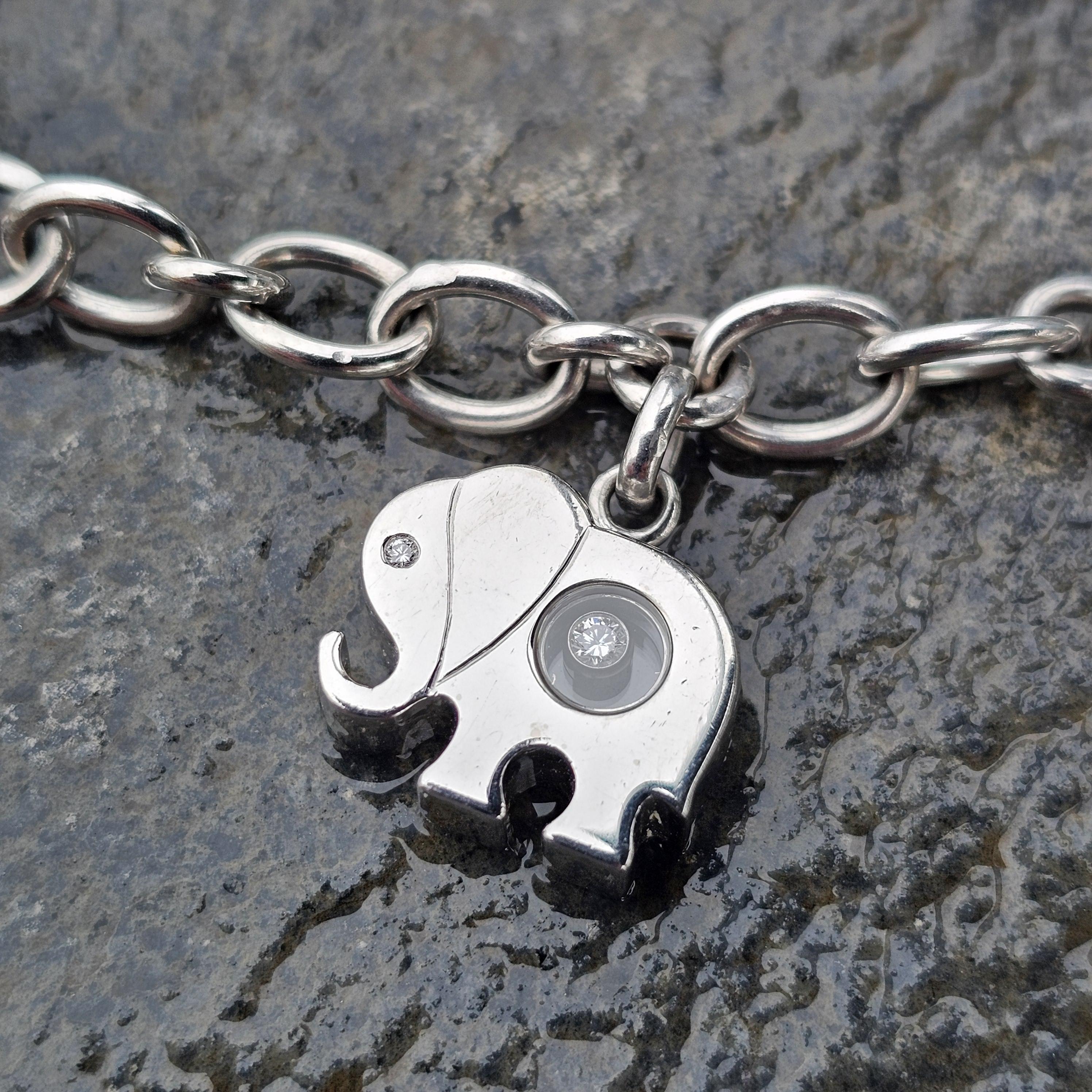 Chopard Bracelet à 4 breloques éléphant clown poisson heureux en or blanc 18 carats en vente 2