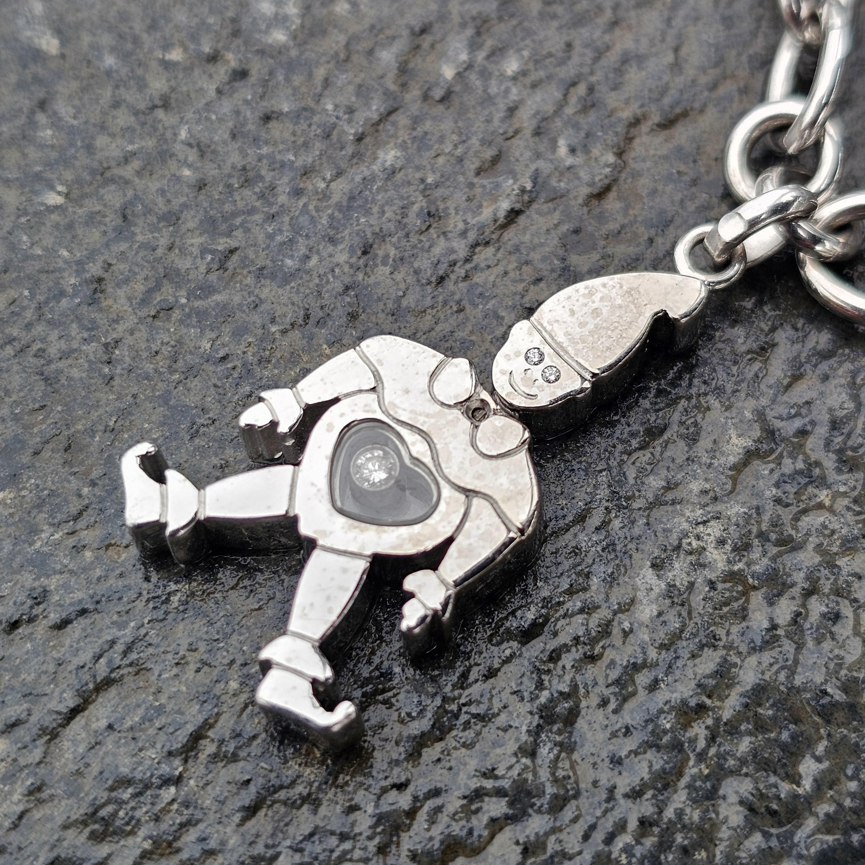 Chopard Bracelet à 4 breloques éléphant clown poisson heureux en or blanc 18 carats en vente 3