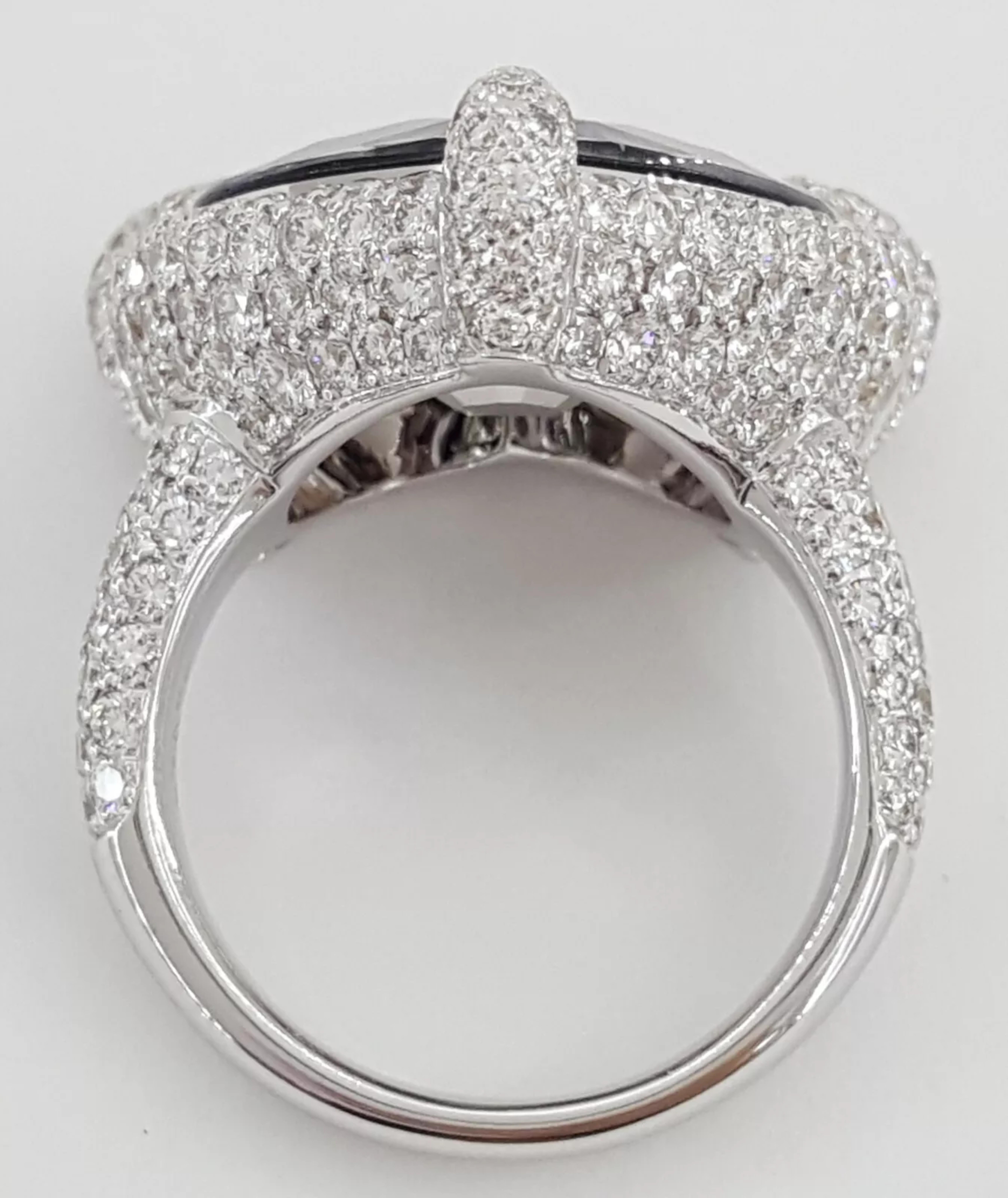 CHOPARD Happy Diamonds Heart Pave Ring – 4.5 Carats of Pure Elegance in 18K White Gold

Indulge in the timeless allure of luxury with this exquisite Chopard Happy Diamonds Heart Pave Ring, a true masterpiece of craftsmanship and design.

This
