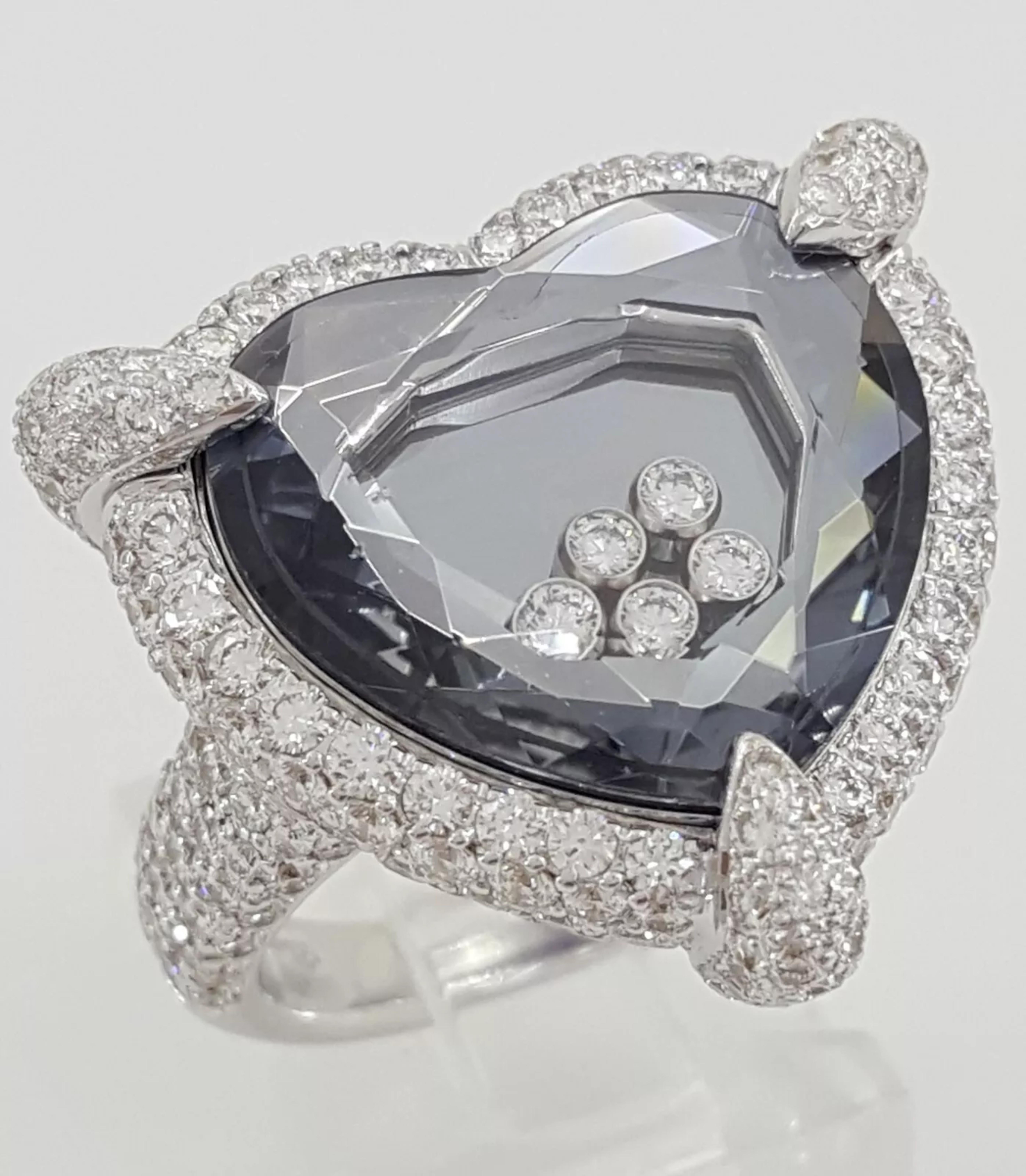 CHOPARD 4.5 Carat Happy Diamonds Heart Pave Ring In Excellent Condition For Sale In Chicago, IL