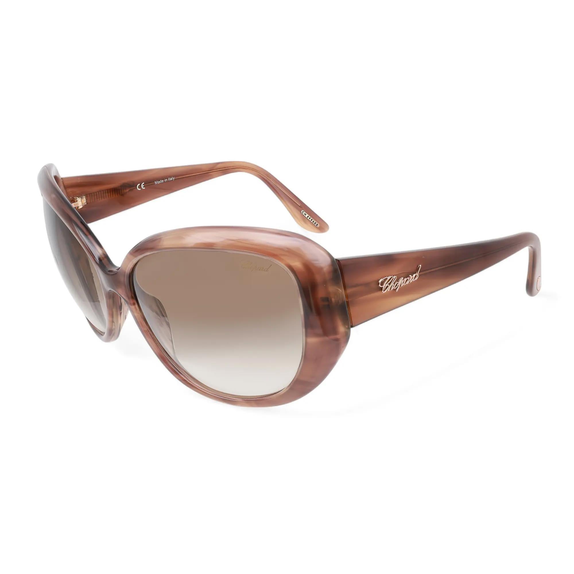 Beige Occhiali da sole Chopard in acetato con montatura beige a righe e lenti cammello graduate 95221-0147 in vendita