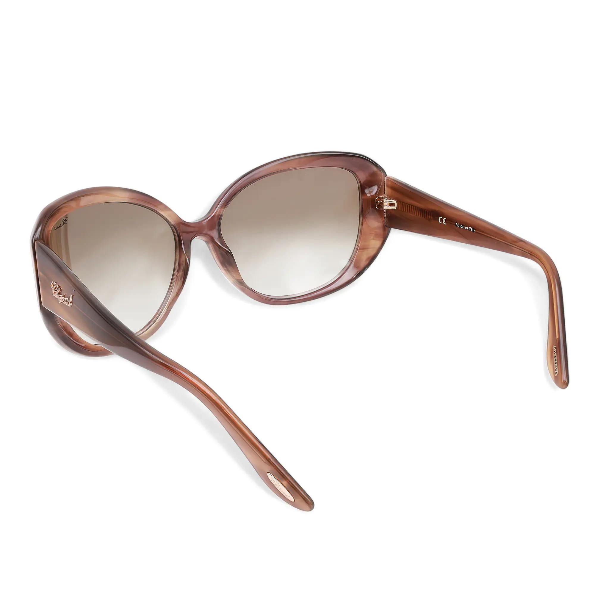 Occhiali da sole Chopard in acetato con montatura beige a righe e lenti cammello graduate 95221-0147 In condizioni Nuovo in vendita a New York, NY
