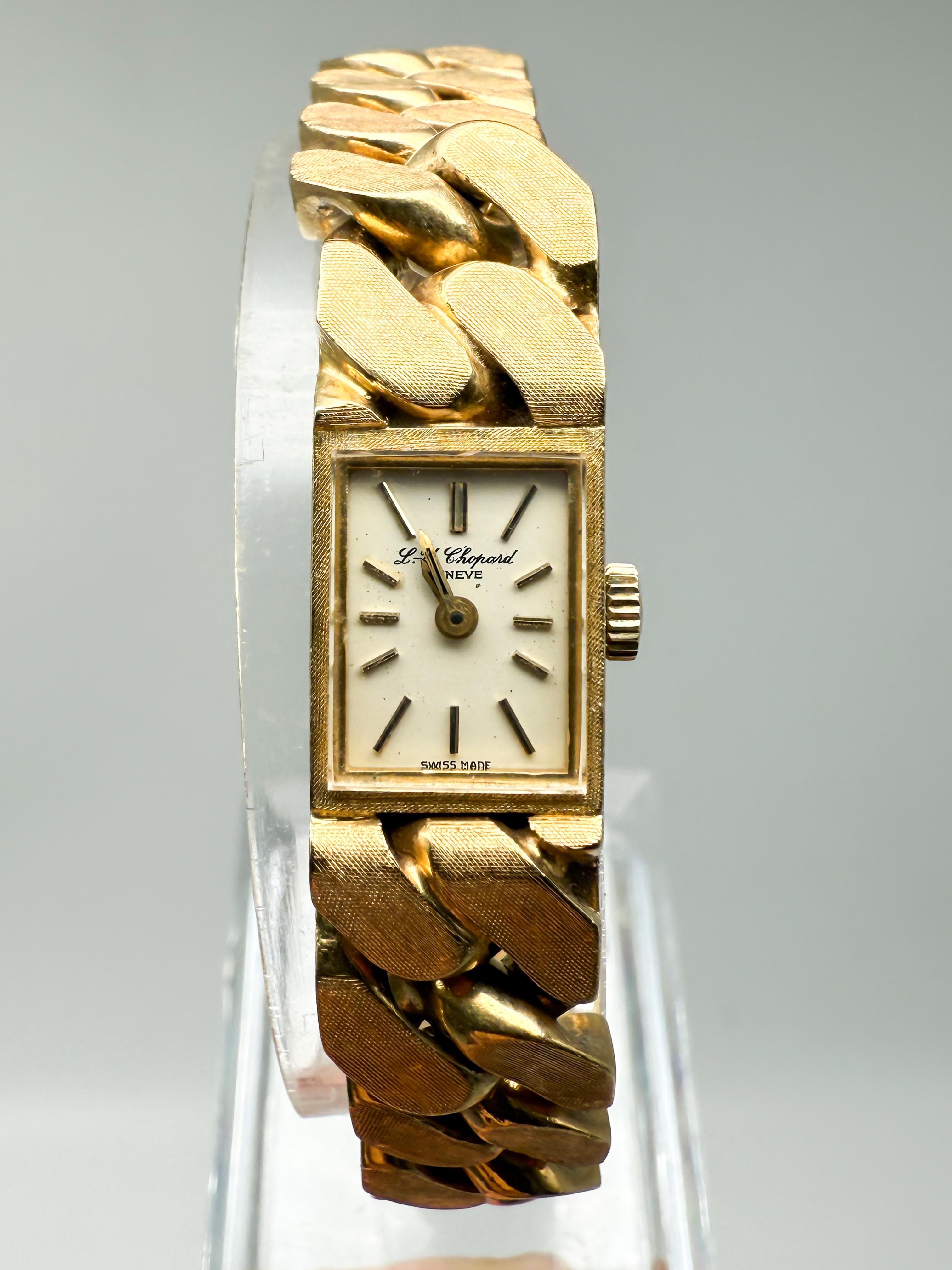 Montre pour dame en or jaune 18 carats avec bracelet Chopard en vente 3