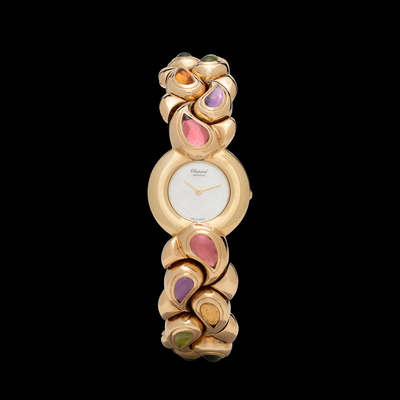 Taille cabochon Chopard Montre-bracelet en or 18 carats sertie de pierres précieuses en vente