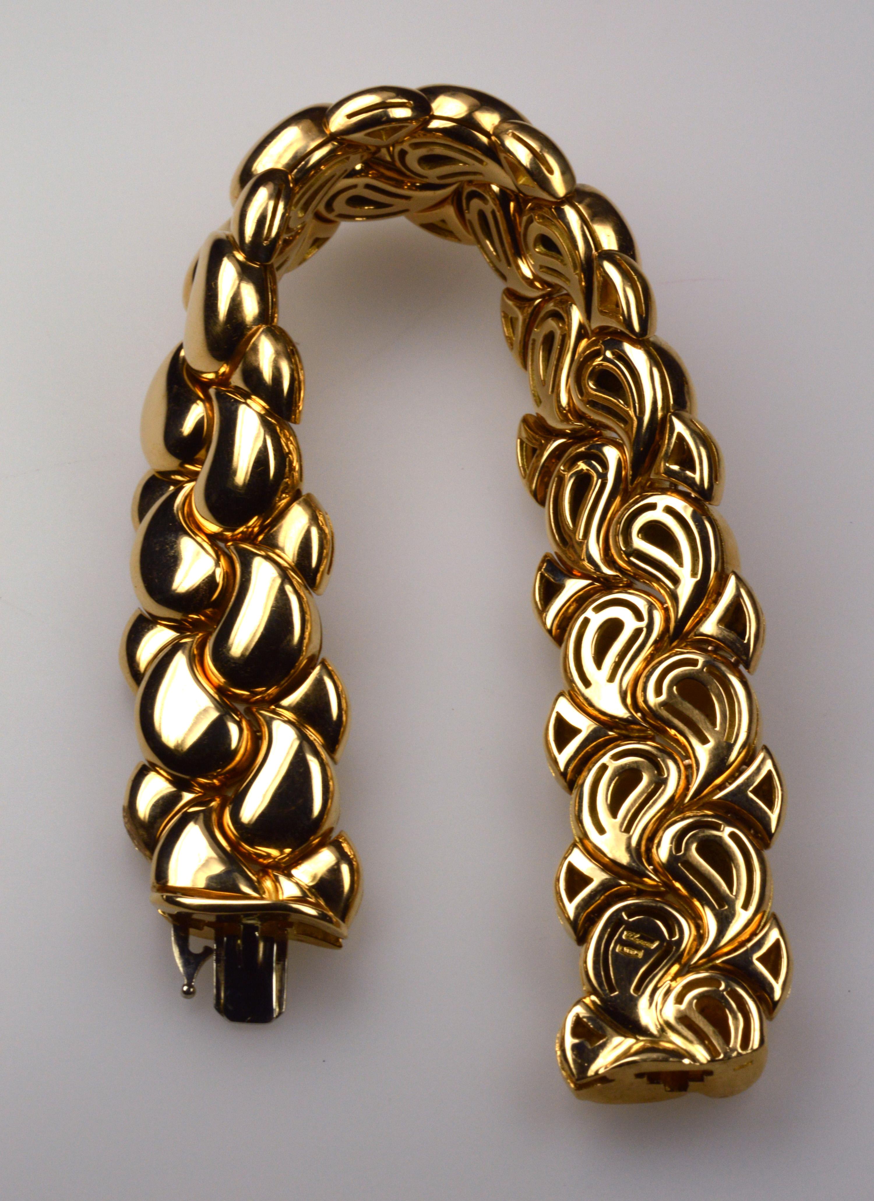 Chopard Casmir Gold Bracelet In Excellent Condition For Sale In Zurich, CH