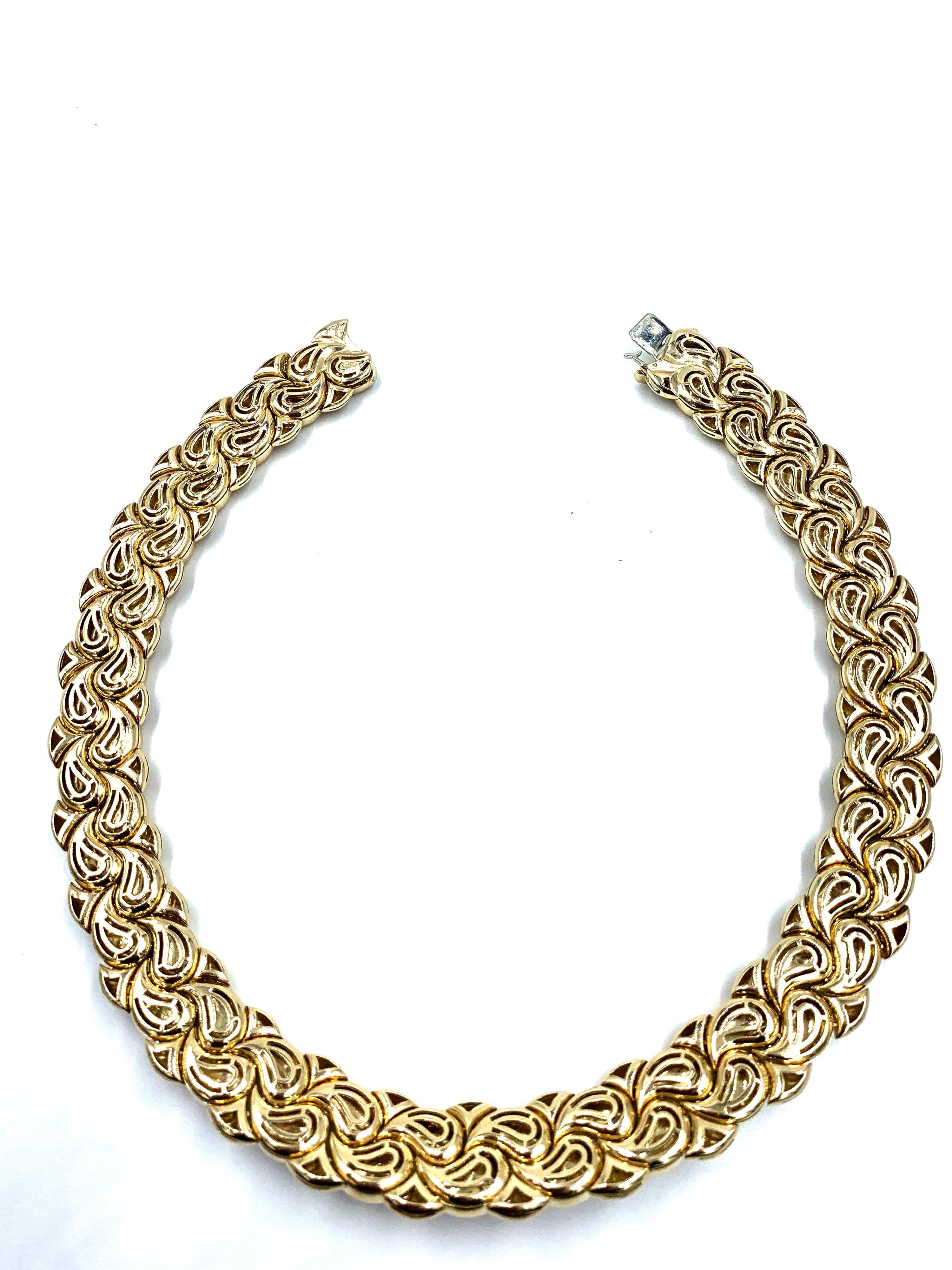 Chopard Casmir Yellow Gold Necklace In Good Condition For Sale In West Palm Beach, FL