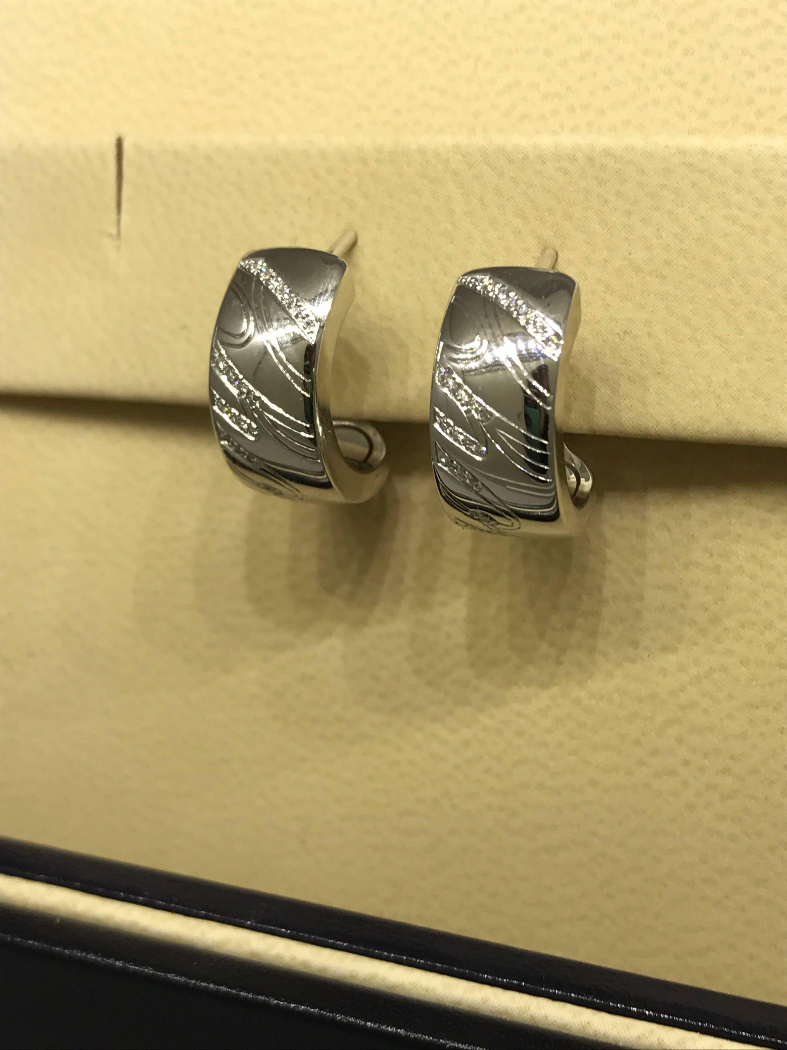 Chopard Chopardissimo 18 Karat White Gold and Diamond Earrings 83/7031-1002 In New Condition For Sale In New York, NY