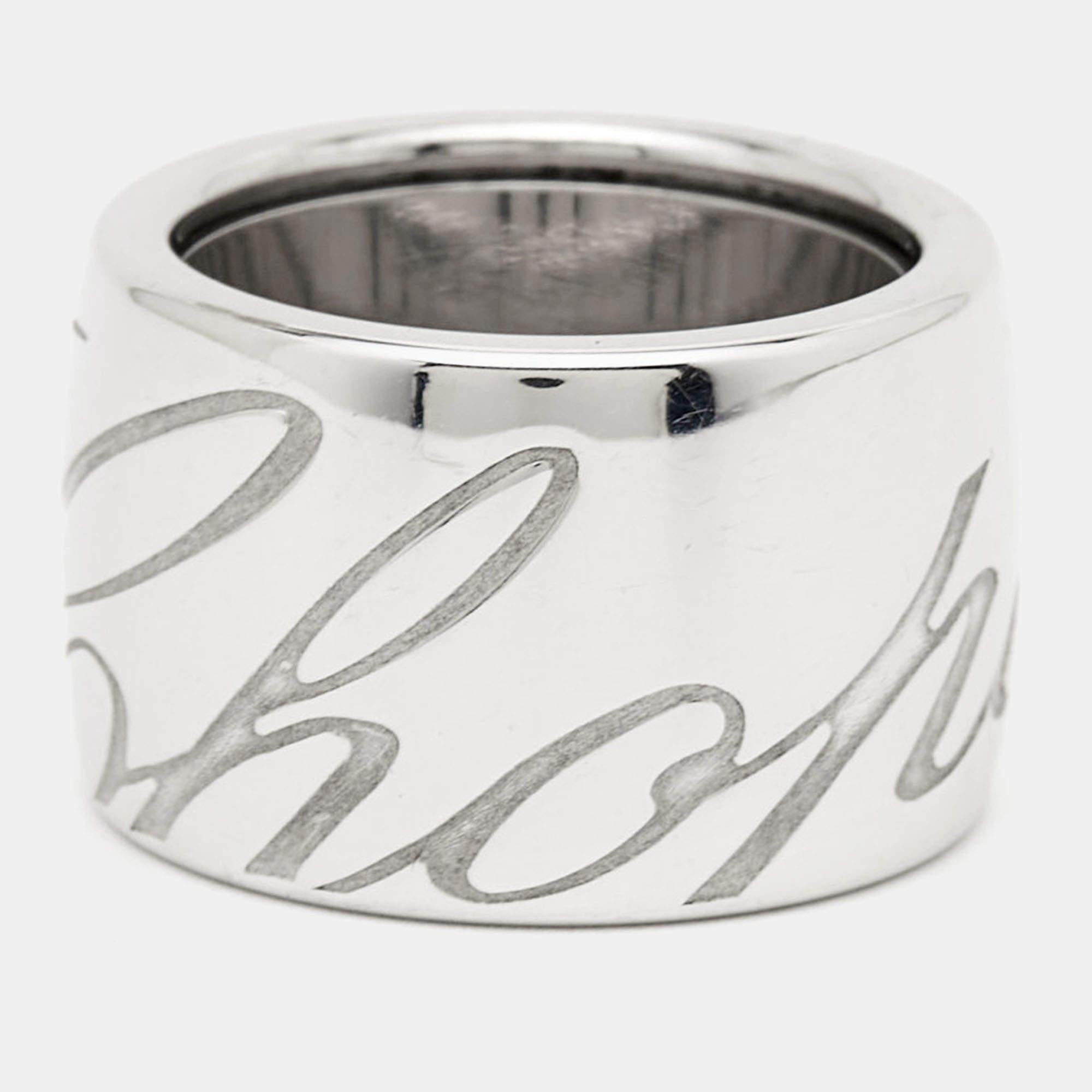This ring from Chopard speaks luxury in a way that is minimal and elegant. It has been excellently crafted from 18k white gold. Set beautifully on the ring are cursive engravings of the brand's name, a detail that makes the ring more