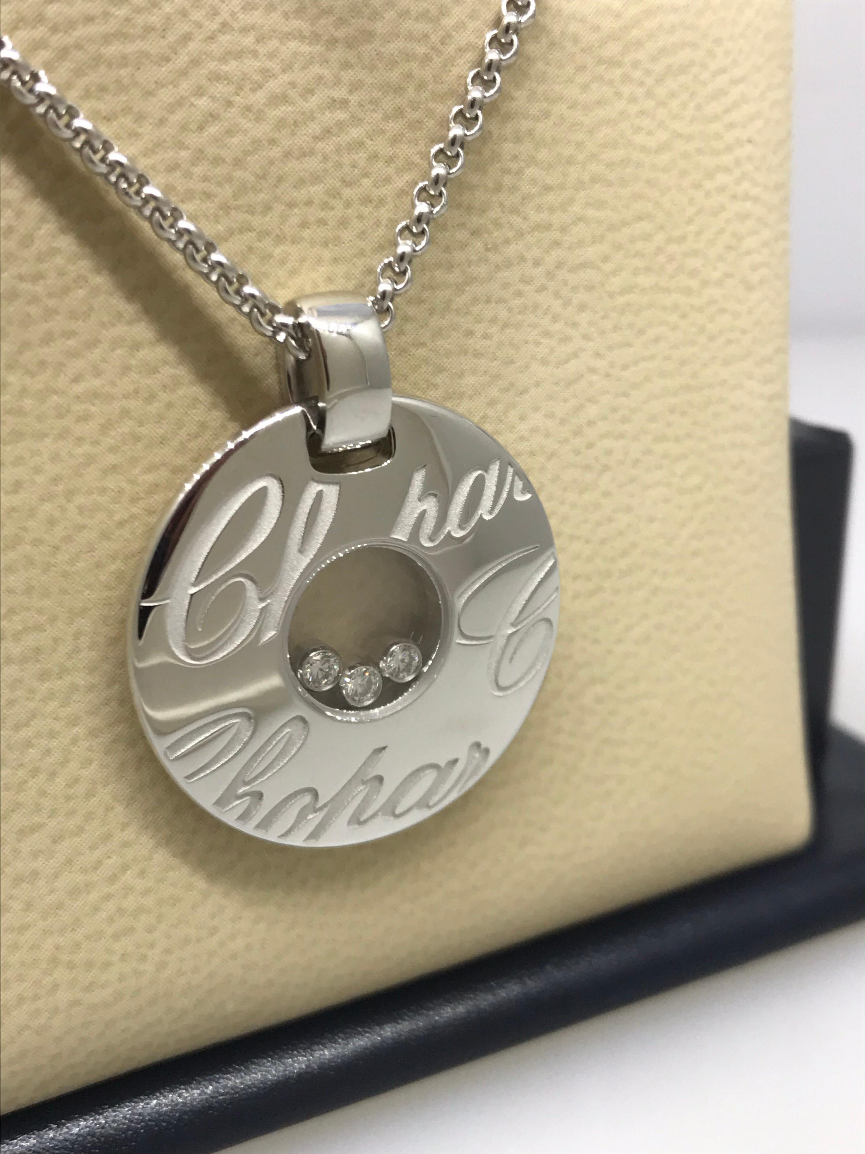 Chopard Chopardissimo Pendant Necklace

Model Number 79/7759-1001

100% Authentic

Brand New

Comes with original Chopard box, certificate of authenticity and warranty and jewels manual

18 Karat White Gold

3 Floating Diamonds (.17 Carats)

Pendant