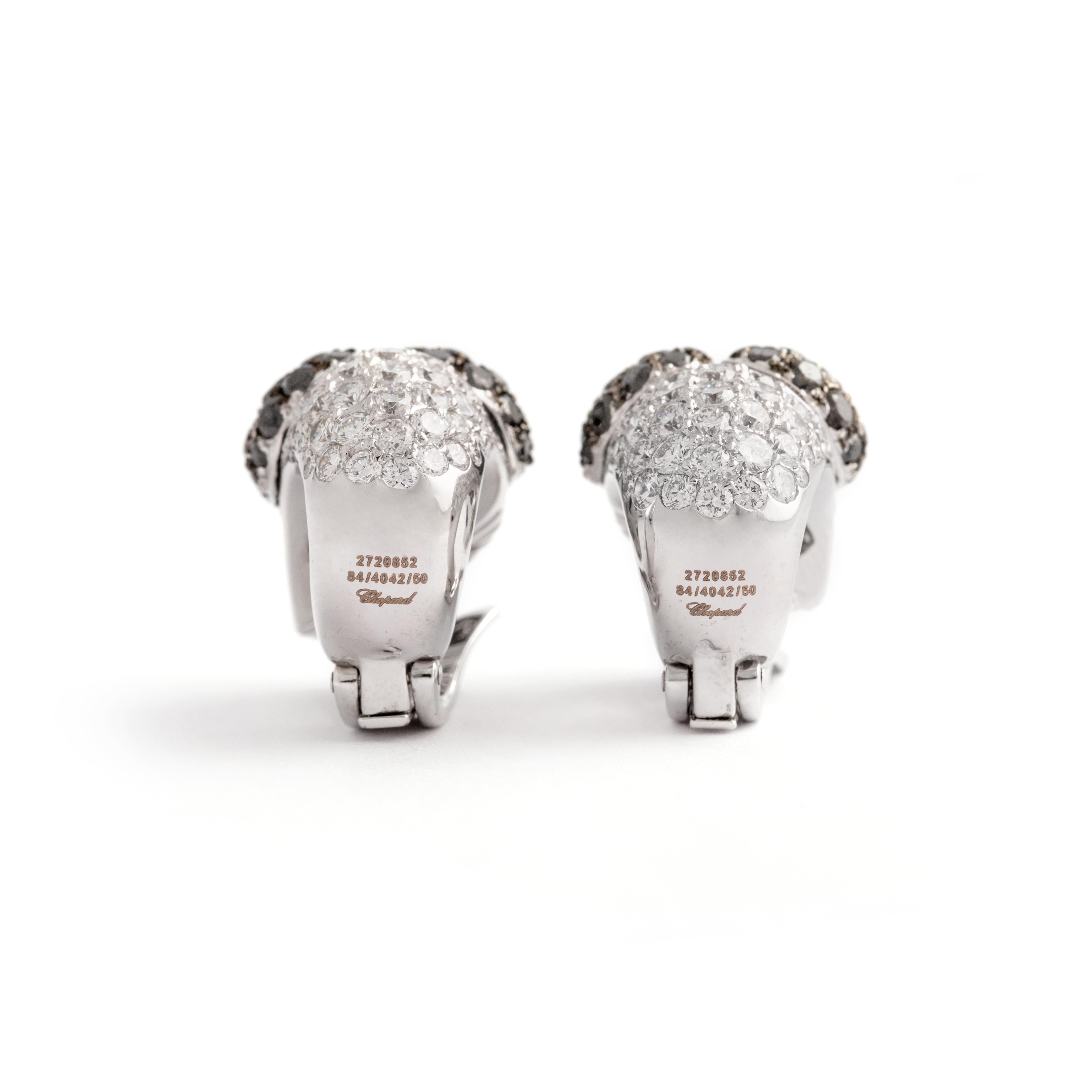 Boucles d'oreilles Chopard diamant noir et blanc sur or blanc 18K Excellent état - En vente à Geneva, CH
