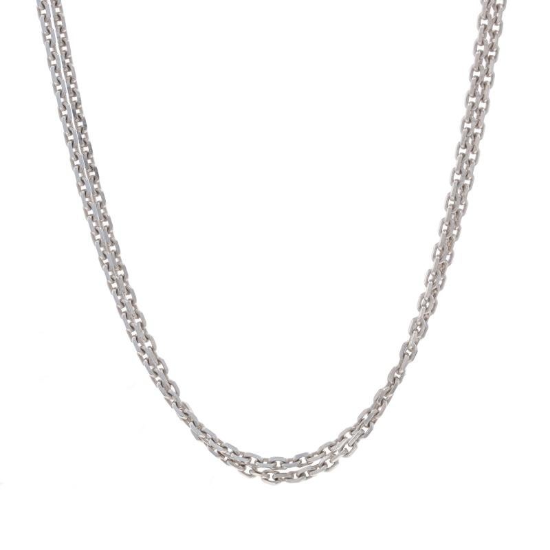 Marchio: Chopard

Contenuto del metallo: Oro bianco 18k

Stile della catena: Cavo con taglio a diamante
Stile della collana: Catena a doppio filo
Tipo di chiusura: Chiusura a moschettone

Misure

Lunghezza: 16 1/2