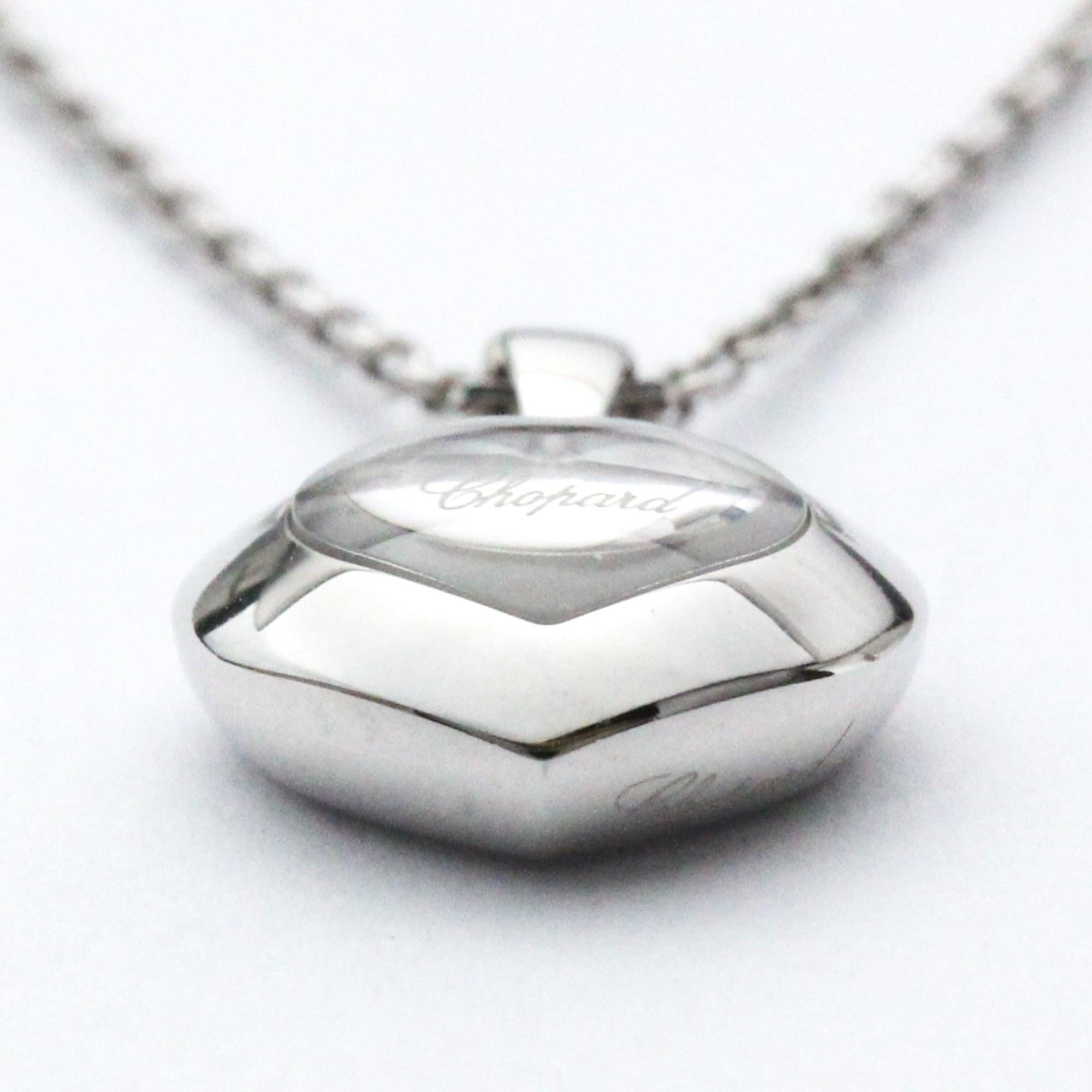 Chopard Diamond Heart Necklace in 18K White Gold In Excellent Condition For Sale In London, GB