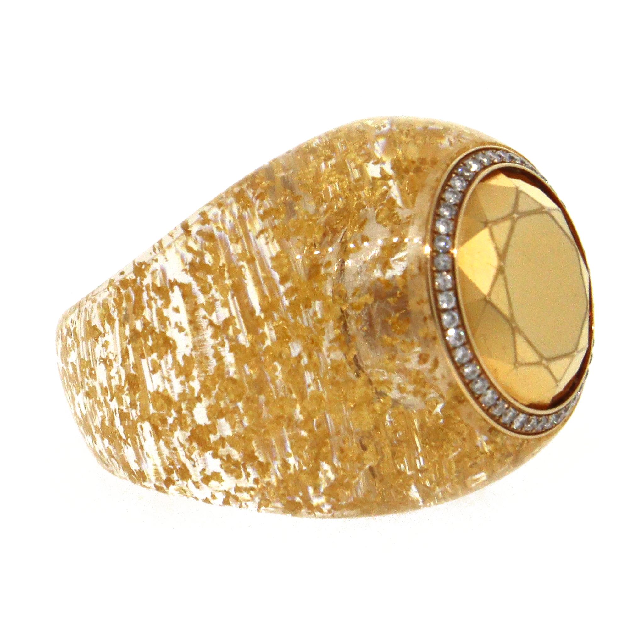 Round Cut Chopard Diamond Resin Ring - Golden Diamond Collection For Sale