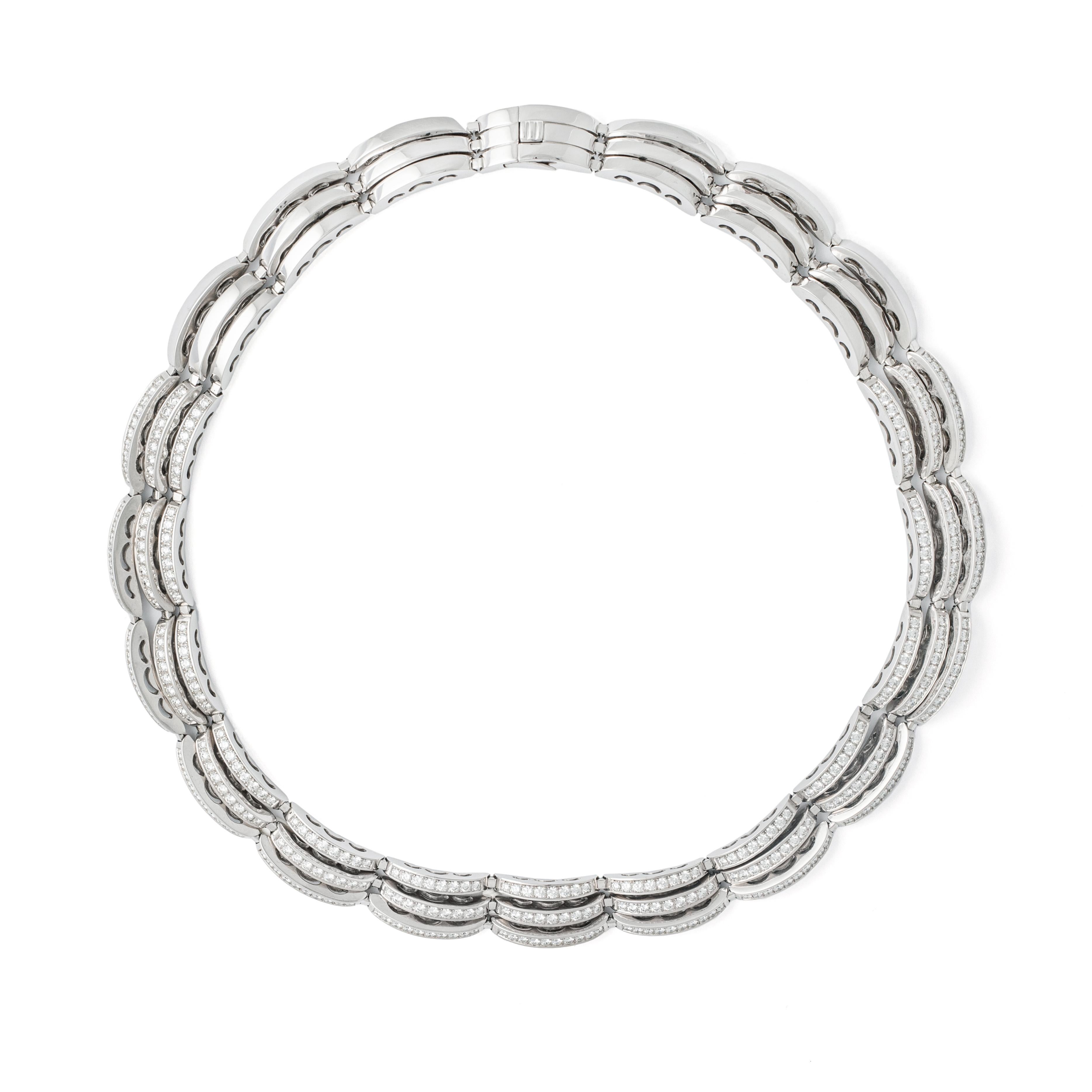 Chopard, collier, bracelet et boucles d'oreilles complètes en or blanc 18 carats avec diamants Excellent état - En vente à Geneva, CH