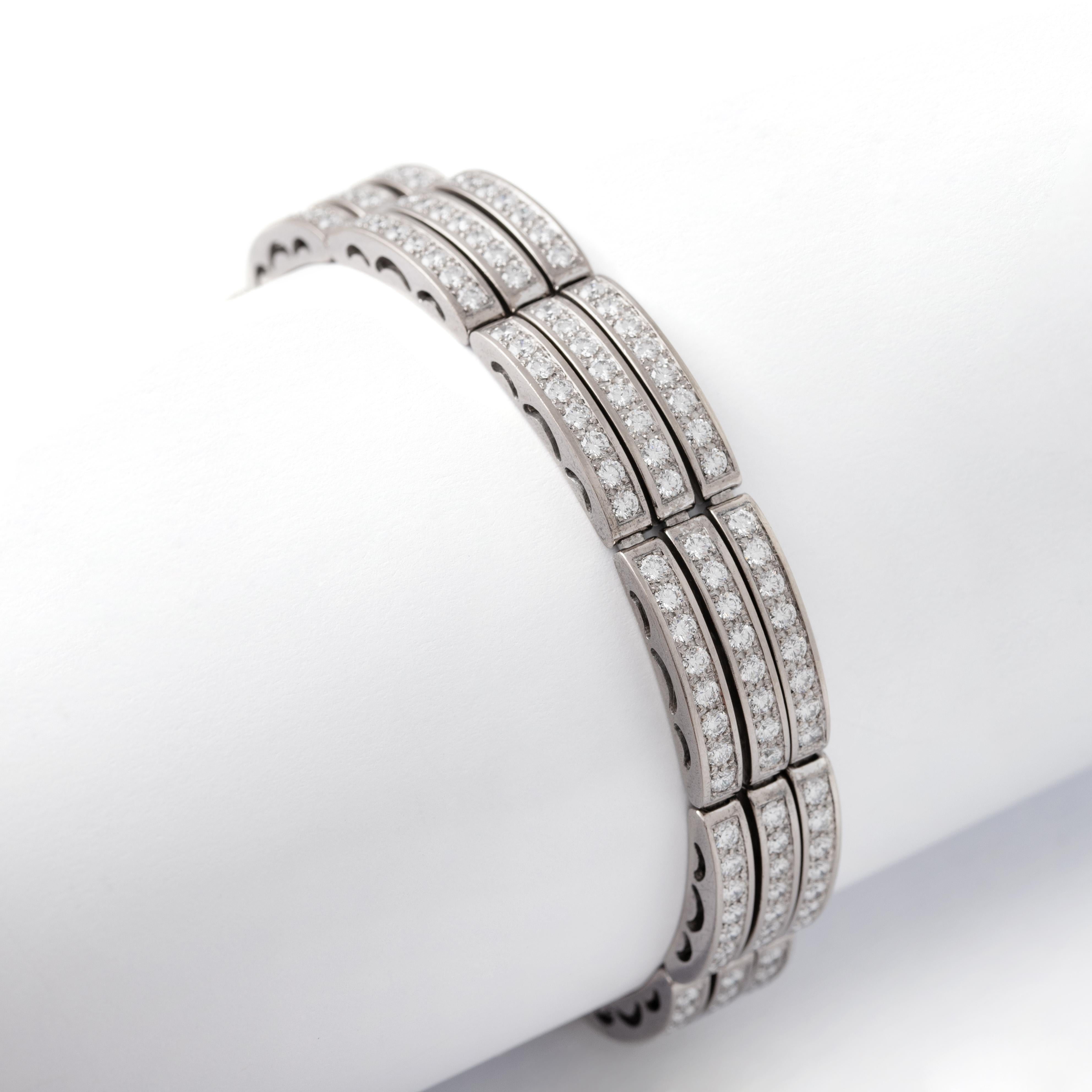 Chopard, collier, bracelet et boucles d'oreilles complètes en or blanc 18 carats avec diamants en vente 1