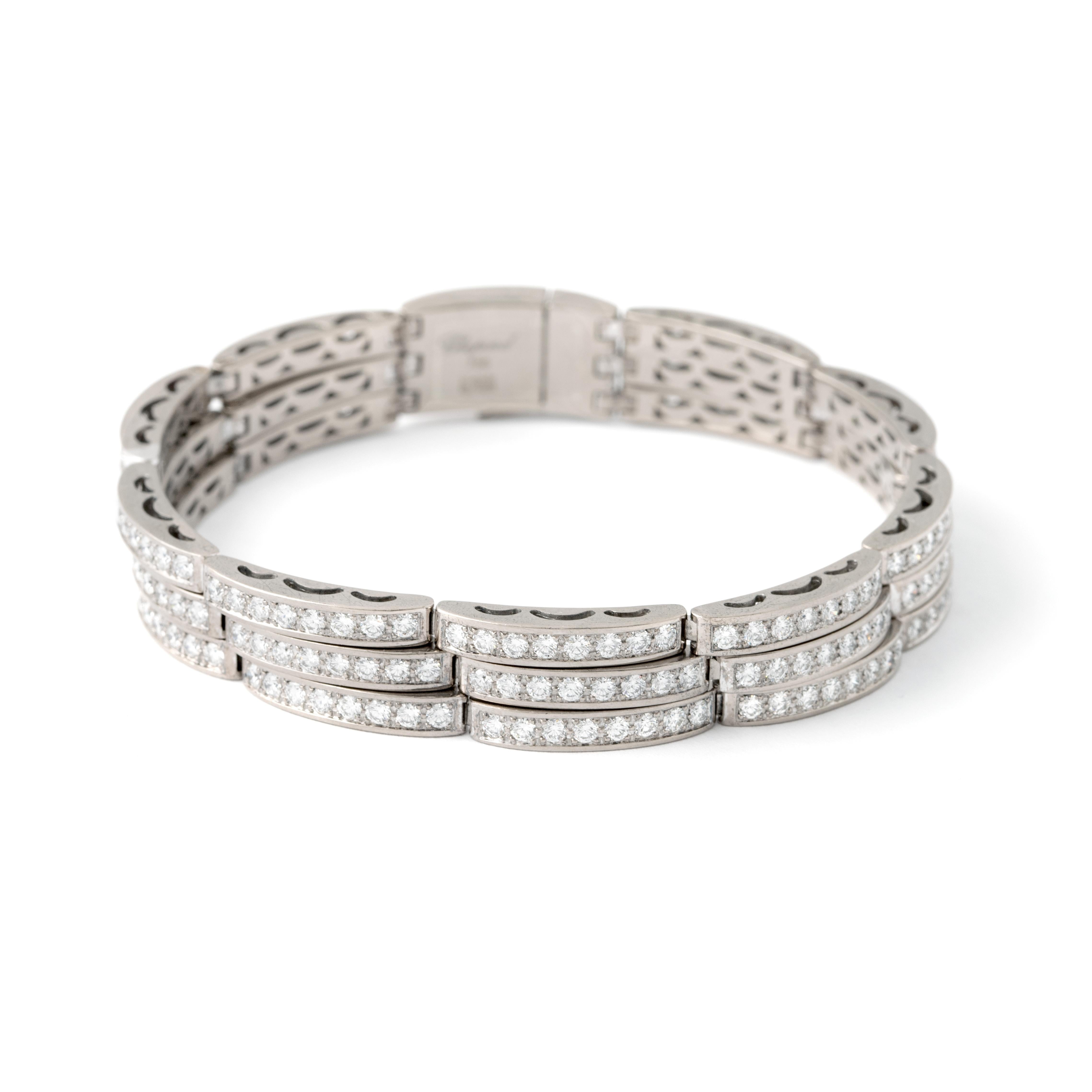 Chopard, collier, bracelet et boucles d'oreilles complètes en or blanc 18 carats avec diamants en vente 2