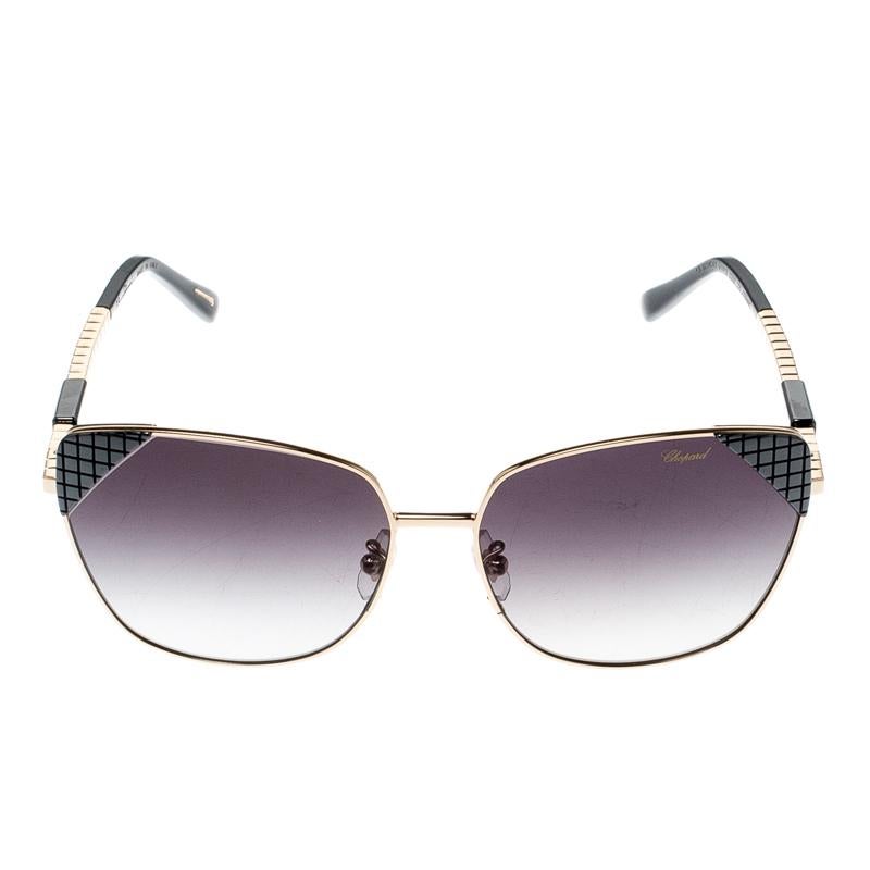 Accessorise well with these cat eye sunglasses from Chopard. Designed gorgeously with gold-tone metal and acetate, the pair has quilted temples which come enhanced with logo detail and similarly quilted ceramic accents to the front. They are fitted