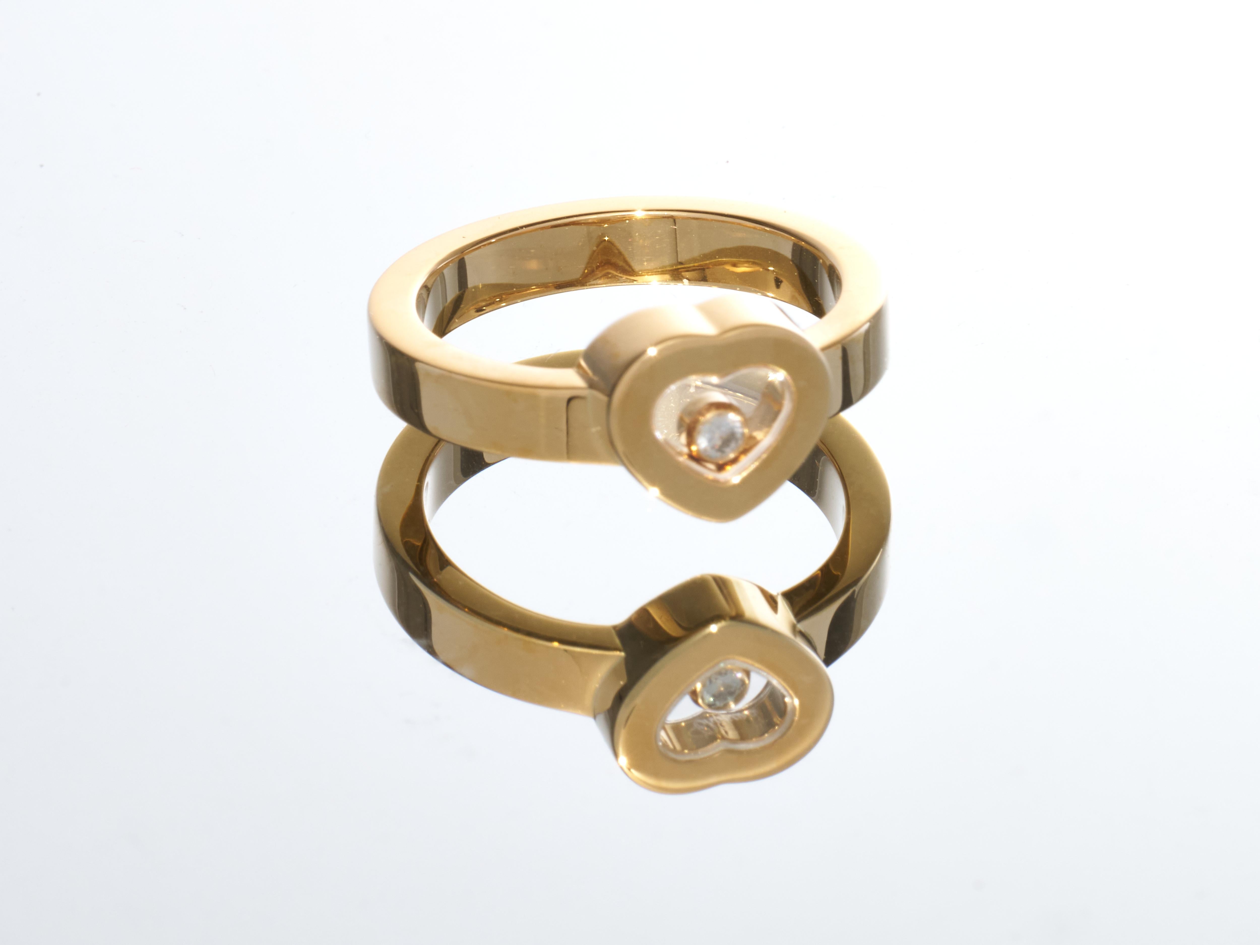 Fork In Time is proud to offer on the 1st Dibs marketplace:
Chopard 
Happy Diamond lcons 

18K Yellow Gold Ring 

Sizing: 

UK M 1/2

EU 53

US 6.5

Internal Diameter Approx 16.9



Total Weight 8.2g 


Band Width 3.5mm

Heart Shape measures approx