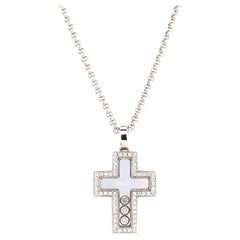 Chopard Pendentif croix Happy 3 diamants en or blanc 18 carats