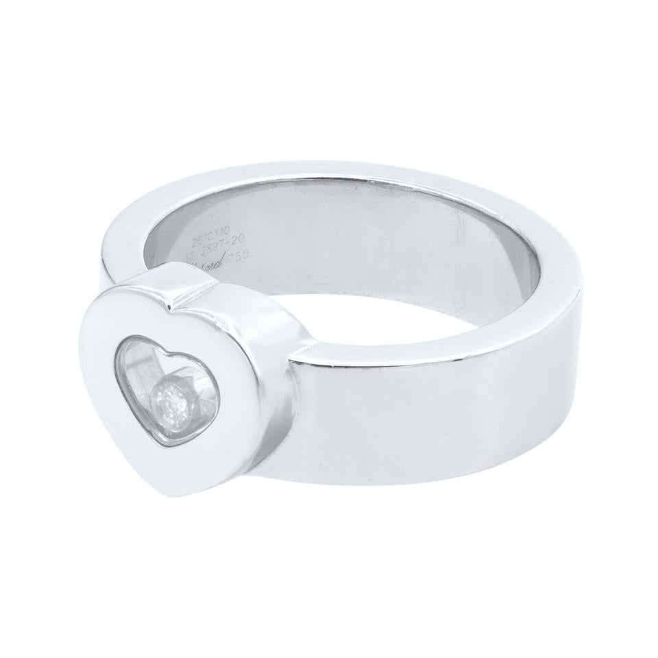 Modern Chopard Happy Diamond 18 Karat White Gold Ring 0.05cttw For Sale