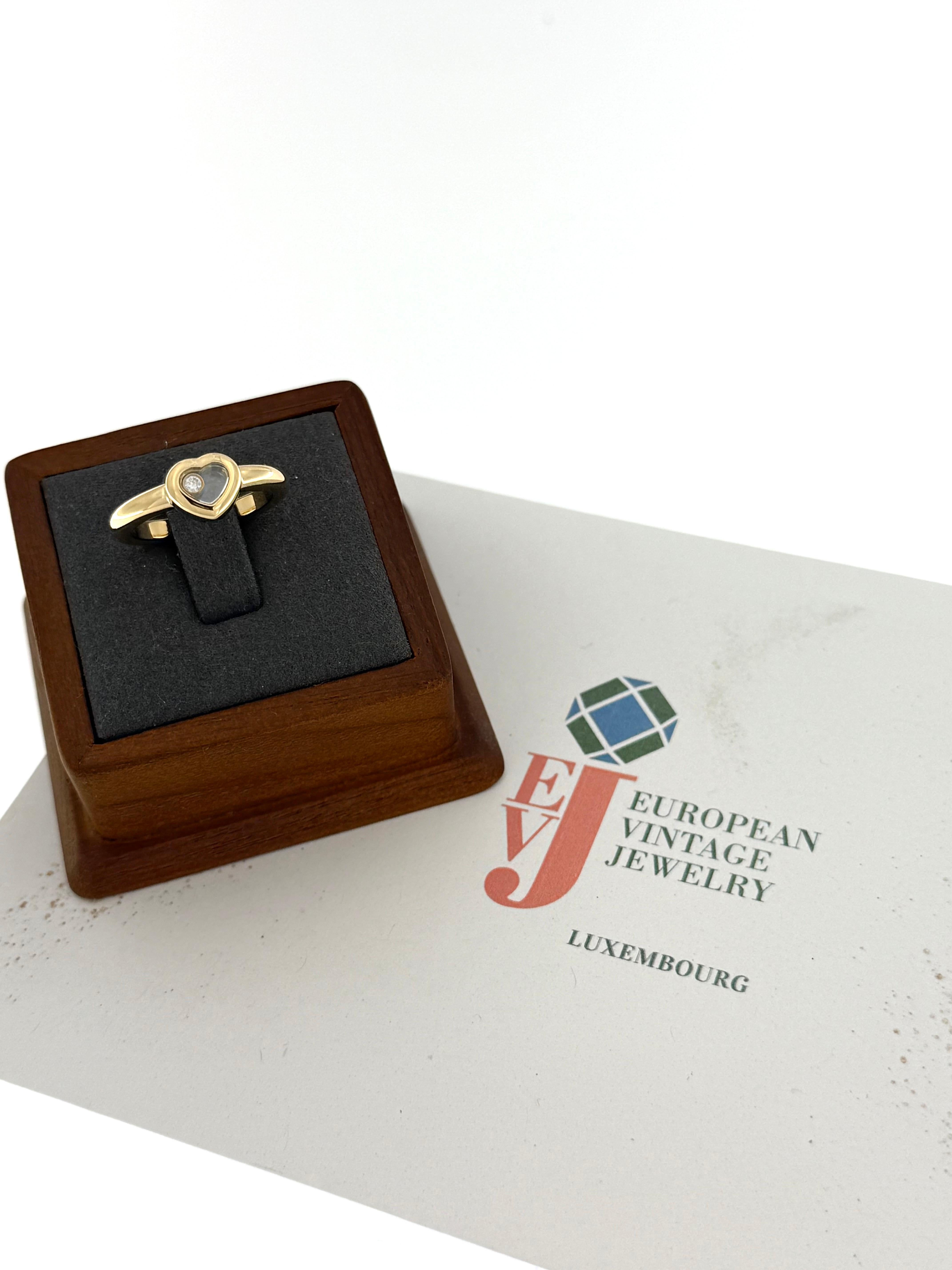 Chopard Happy Diamond Heart Ring 18 karat Yellow Gold For Sale 7