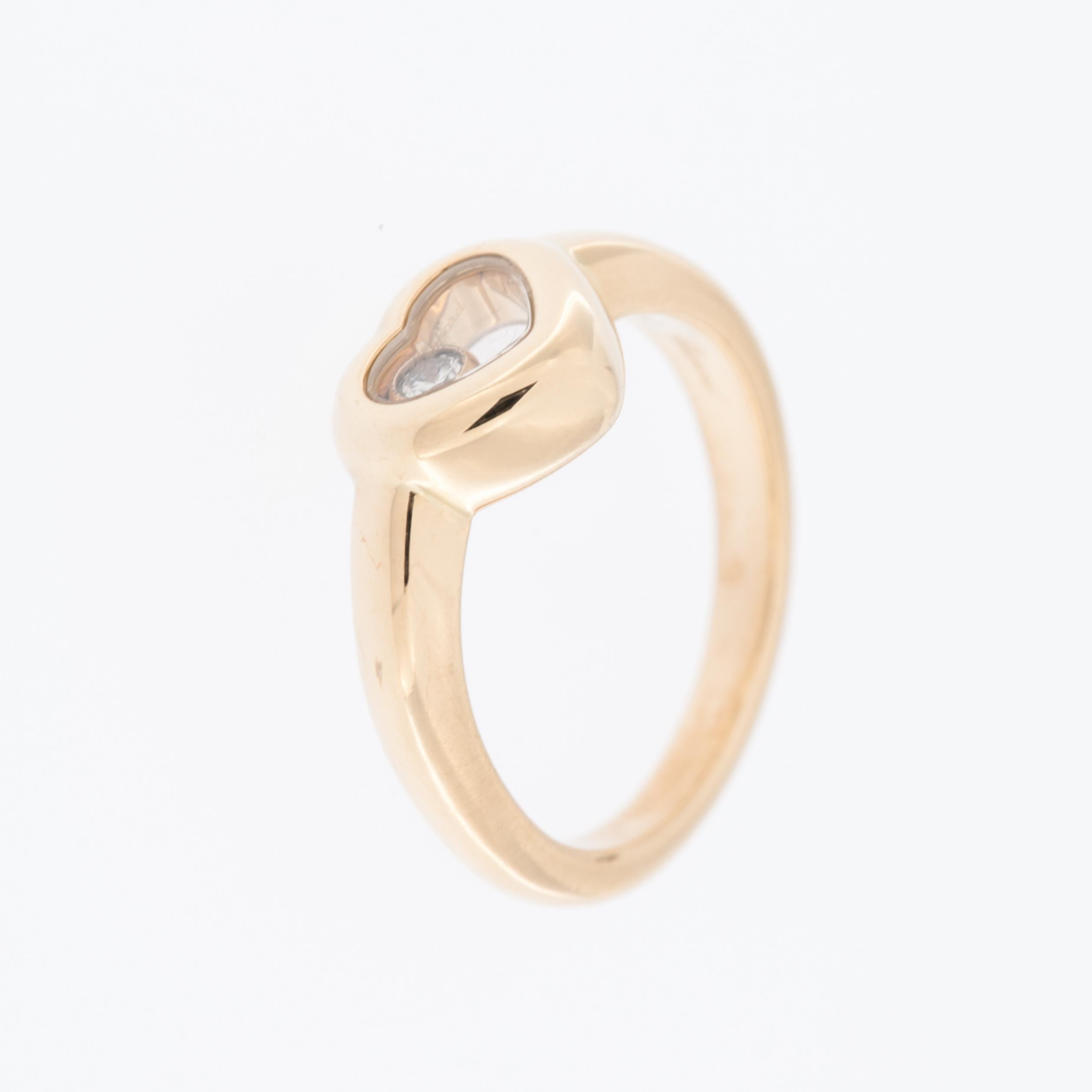 Brilliant Cut Chopard Happy Diamond Heart Ring 18 karat Yellow Gold For Sale