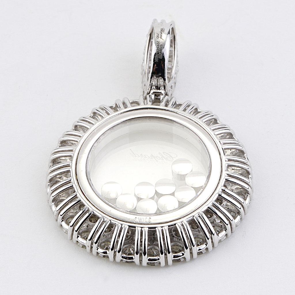 Taille ronde Chopard Pendentif Happy Diamond Icons double halo en or blanc 18 carats de 4,45 carats poids total en vente