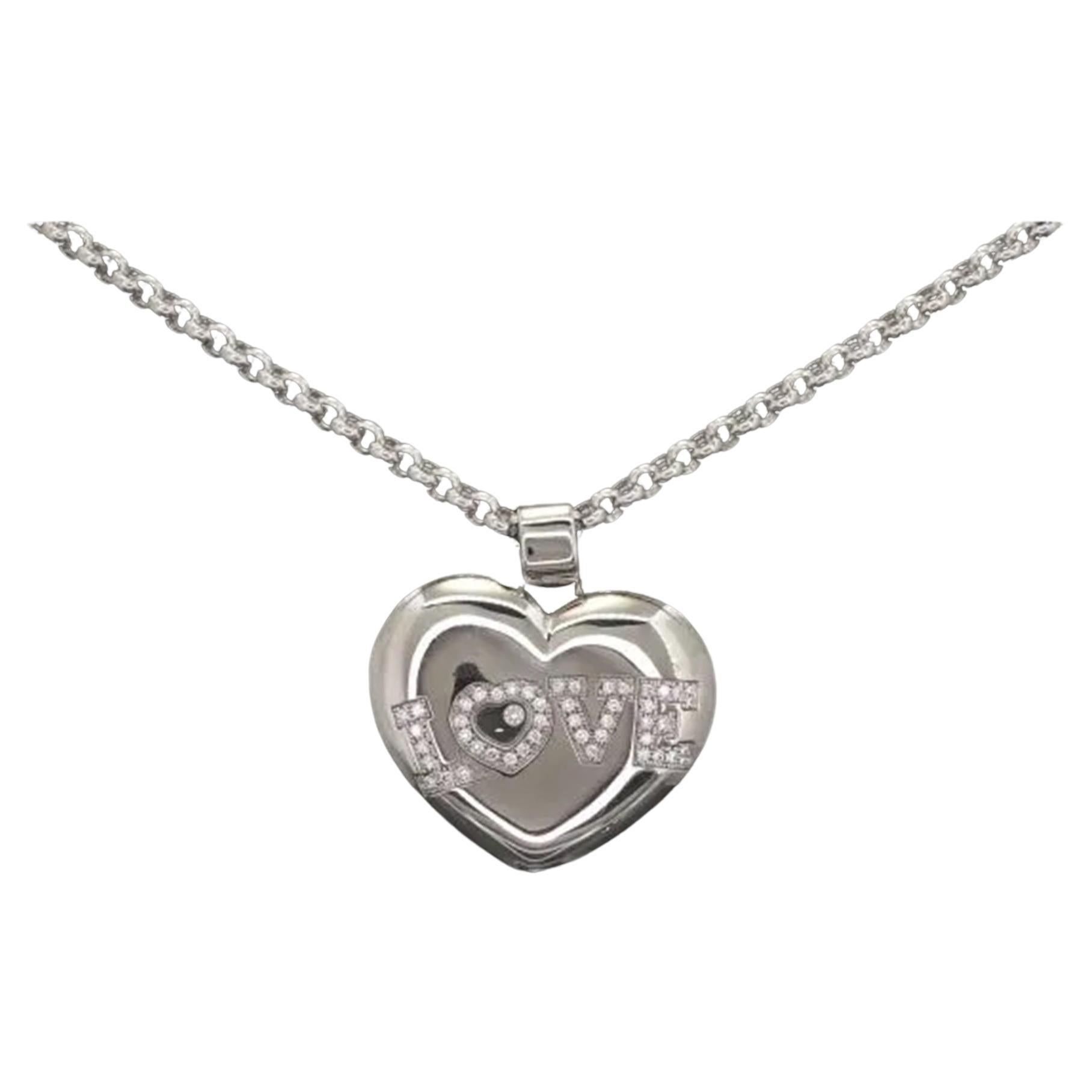 Modern Chopard Happy Diamond Love Puffed Heart Pendant Necklace For Sale