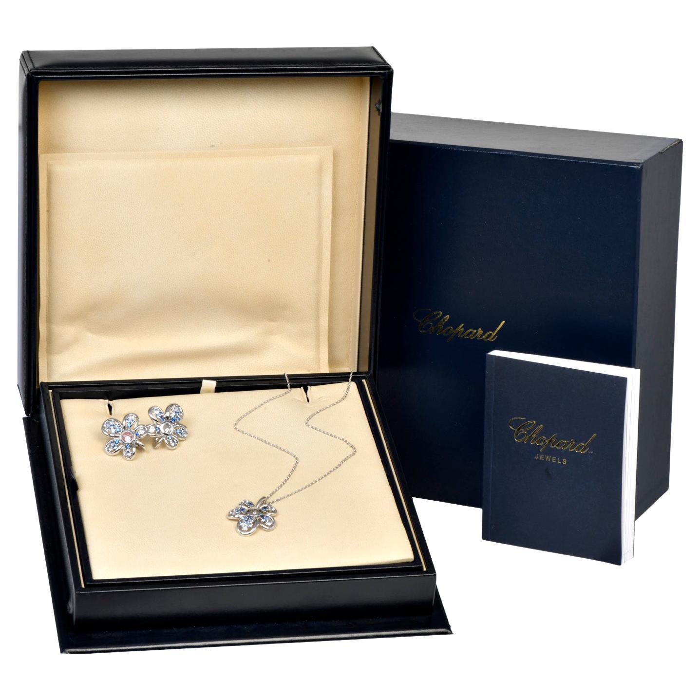 Chopard Happy Diamond Sapphire 18K Gold Flower Clip Earrings & Necklace Set For Sale
