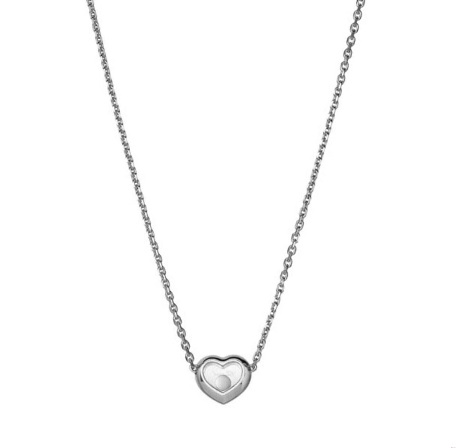 Taglio brillante Chopard Happy Diamond Collana con ciondolo a forma di cuore in oro bianco 18 carati in vendita