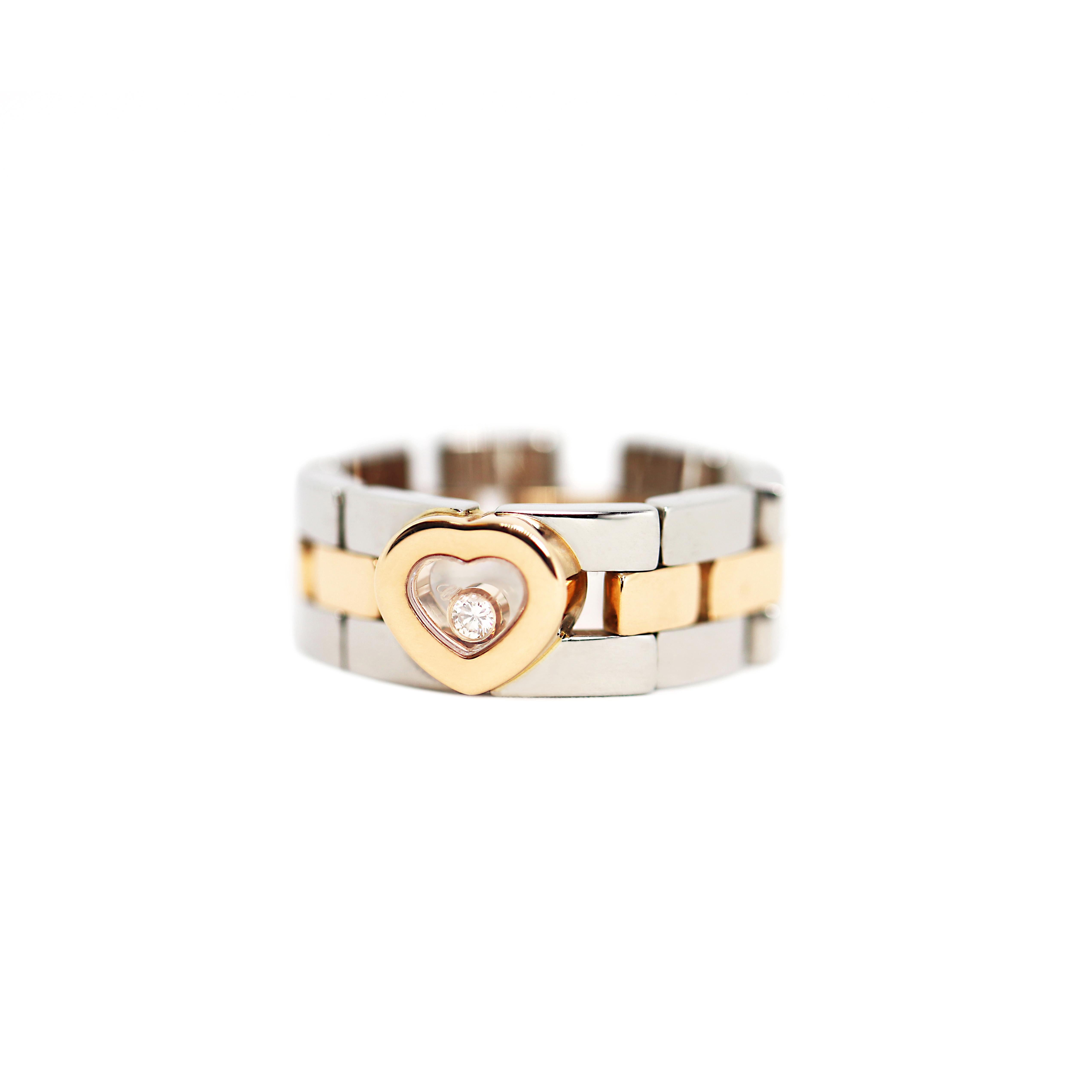 From Chopard’s famous Happy Diamonds collection, this panther link flex band ring has been beautifully crafted from stainless steel and 18 carat rose gold. This beautiful piece features a floating round brilliant cut diamond encased in a rose gold