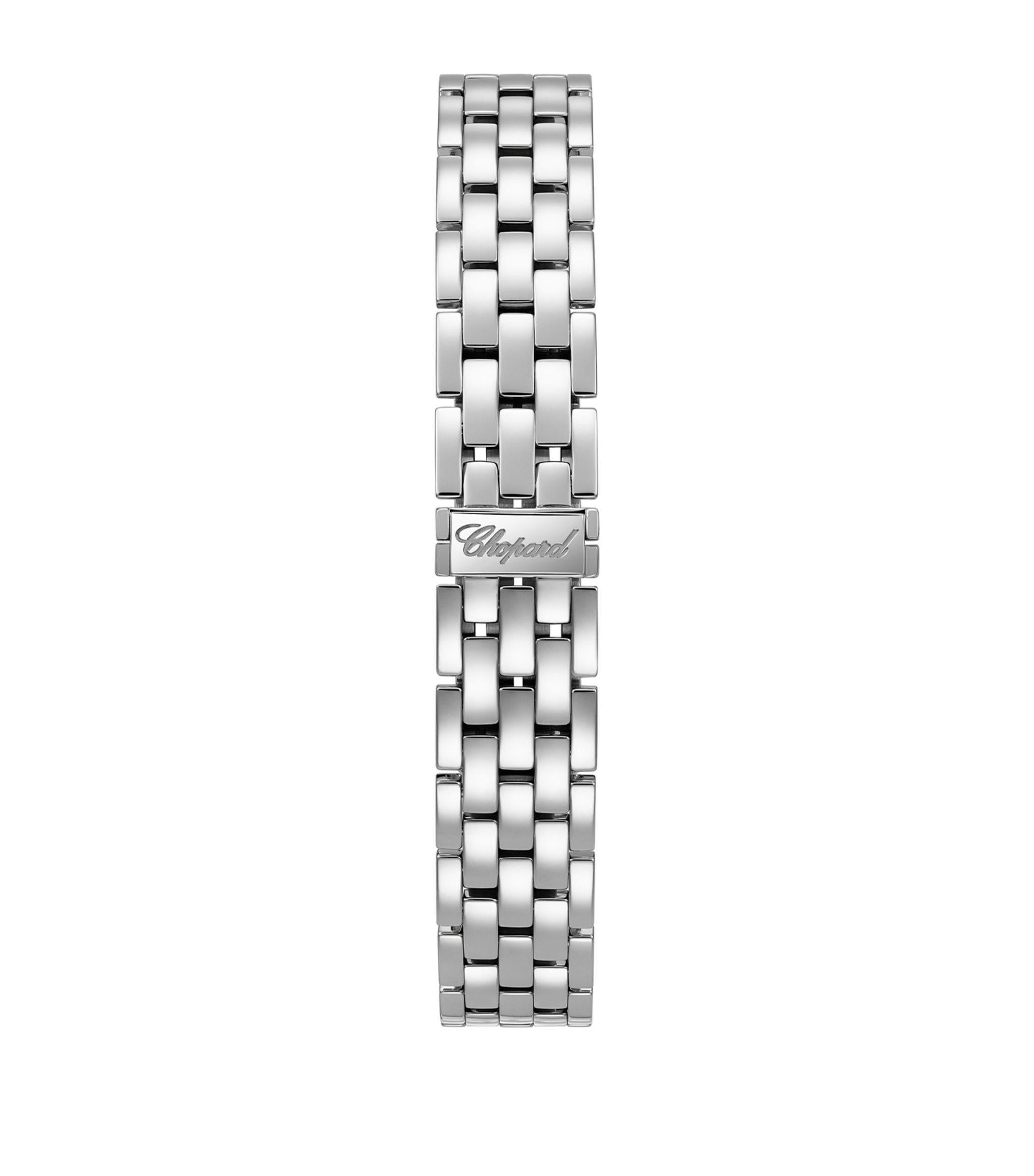 Hier kommt die exquisite Chopard Happy Diamond Watch! Dieser aus luxuriösem 18-karätigem Gold gefertigte Zeitmesser verfügt über ein zartes Armband und ein schlankes 30-mm-Gehäuse. Erleben Sie die Eleganz des Modells Happy Diamond, das mit