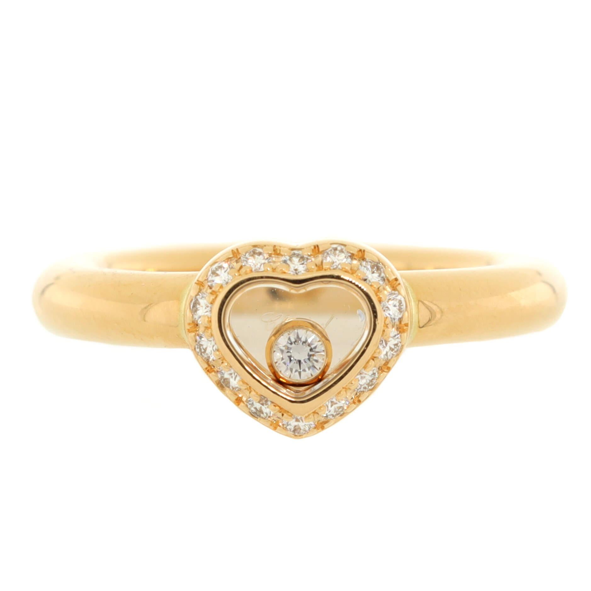 Zustand: Sehr gut. Durchgehend mäßig abgenutzt.
Zubehör: Kein Zubehör
Abmessungen: Größe: 6,25 - 53, Breite: 3,10 mm
Designer: Chopard
Modell: Happy Diamonds 1 Diamant Herz Ring 18K Gelbgold und Diamanten
Äußere Farbe: Gelbgold
Artikel Nummer:
