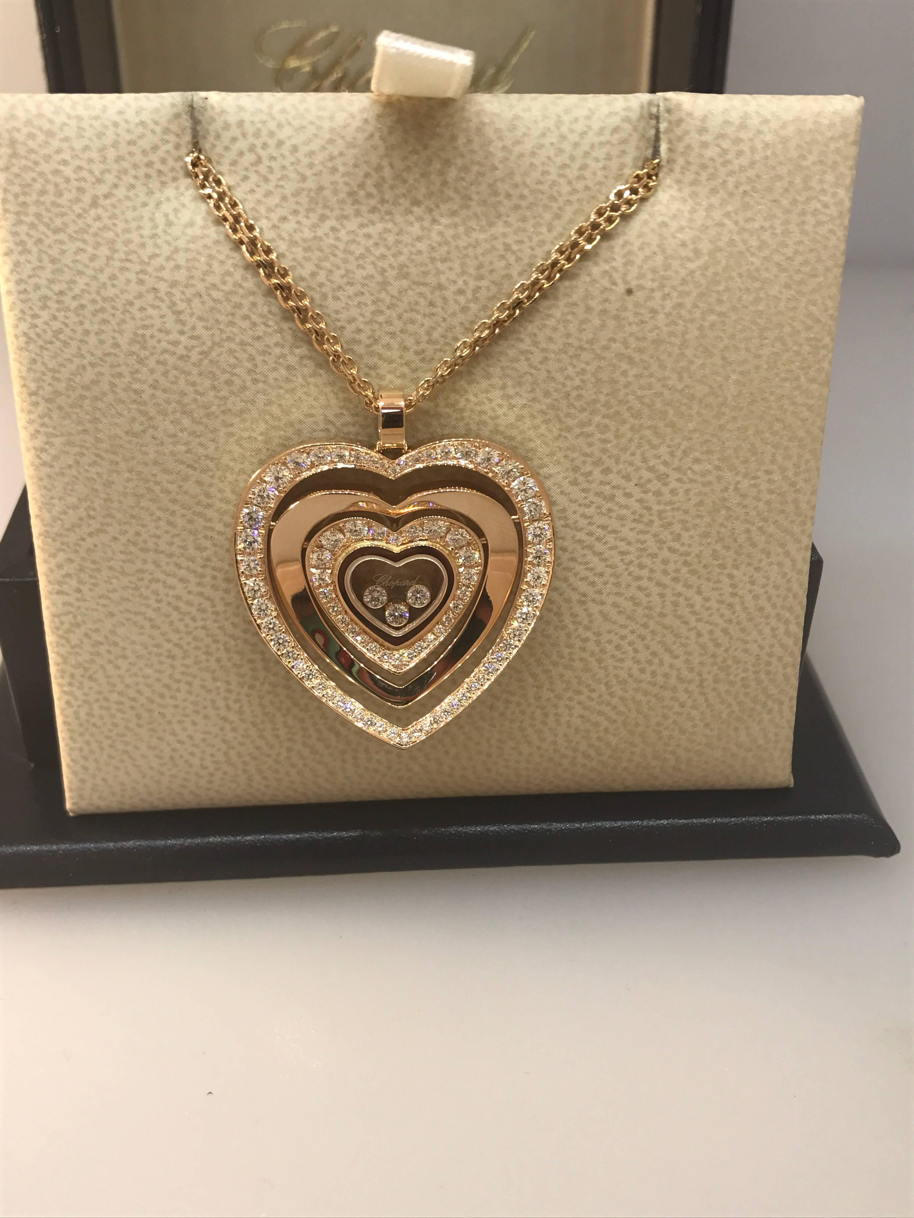 Chopard Happy Diamonds 18 Karat Rose Gold Heart Pendant Necklace 79/7221-5002 In New Condition For Sale In New York, NY