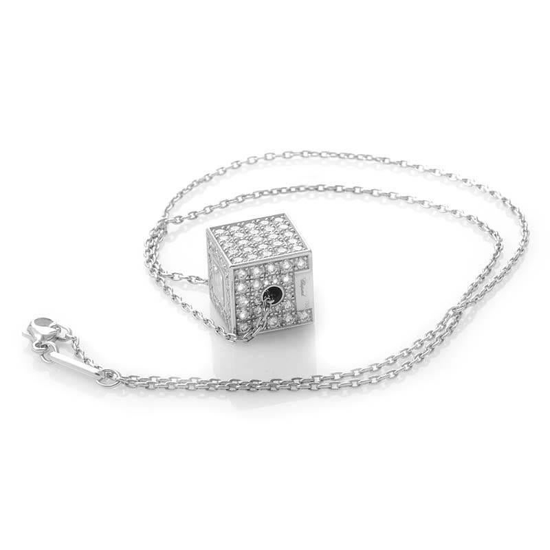 This pendant necklace is luxurious and glamorous. It is made of 18K white gold and boasts a cube-shaped pendant set with an outstanding diamond pave.