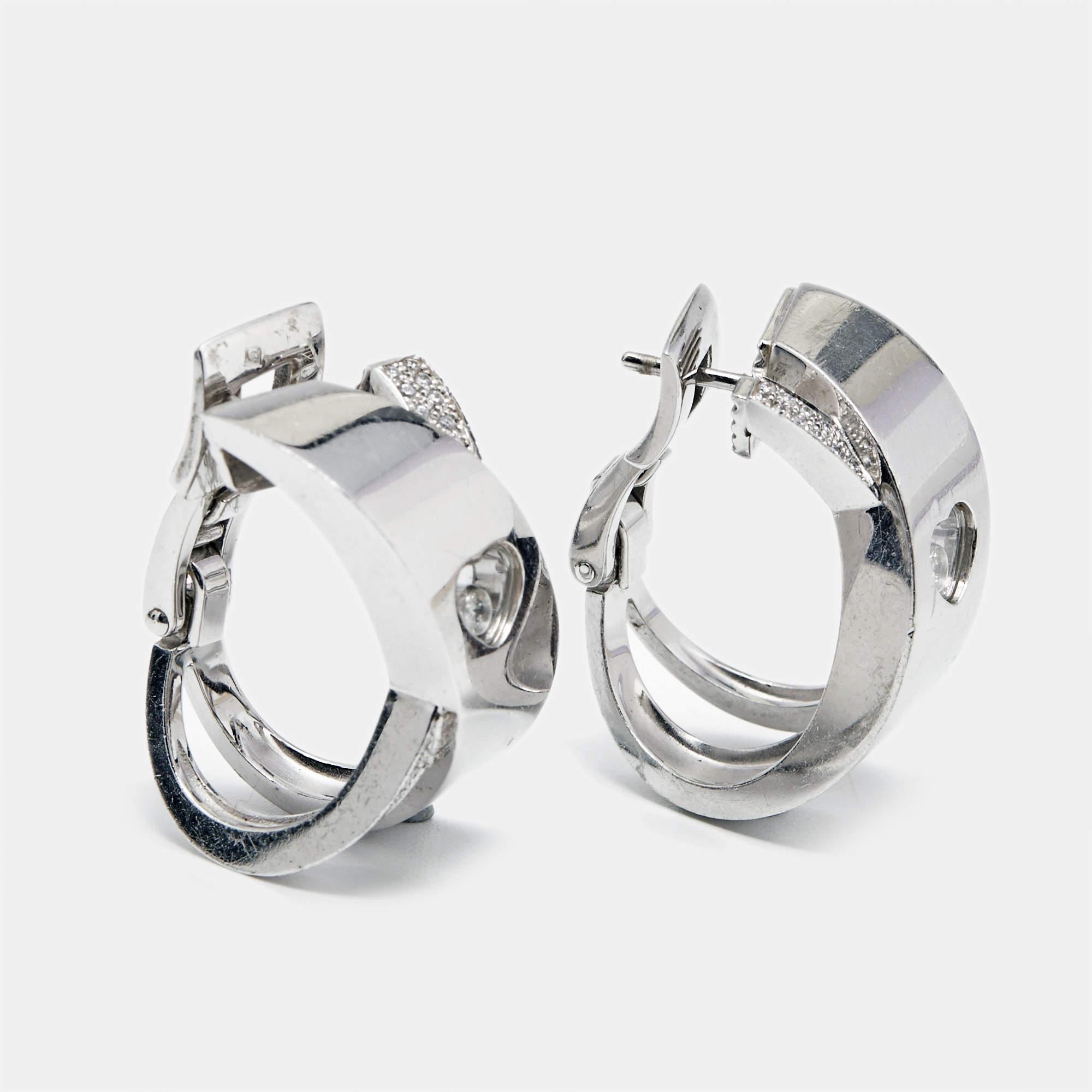 A feminine flair and a chic appeal characterize these stunning Chopard earrings. Sculpted from high grade materials they will look beautiful when you style them with your outfits and other accessories.