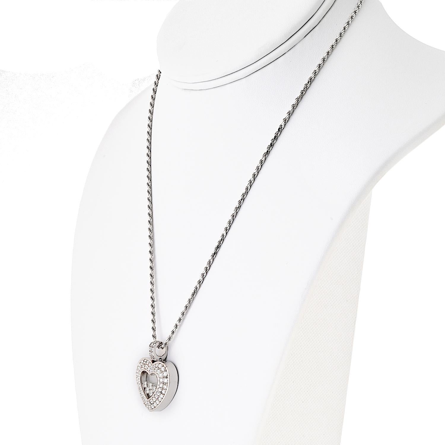 Taglio rotondo Chopard Happy Diamonds - Collana con cinque cuori fluttuanti in oro bianco 18 carati in vendita