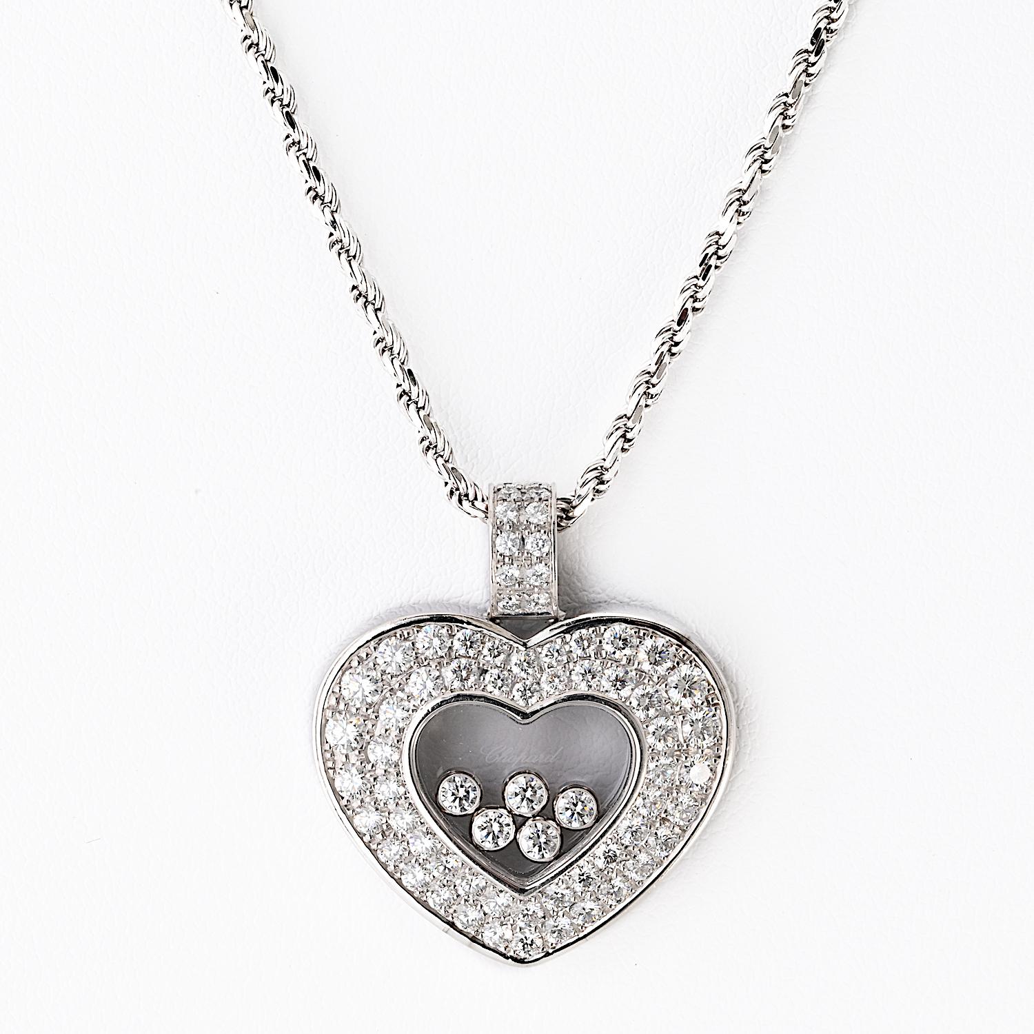 Chopard Happy Diamonds - Collana con cinque cuori fluttuanti in oro bianco 18 carati In condizioni ottime in vendita a New York, NY