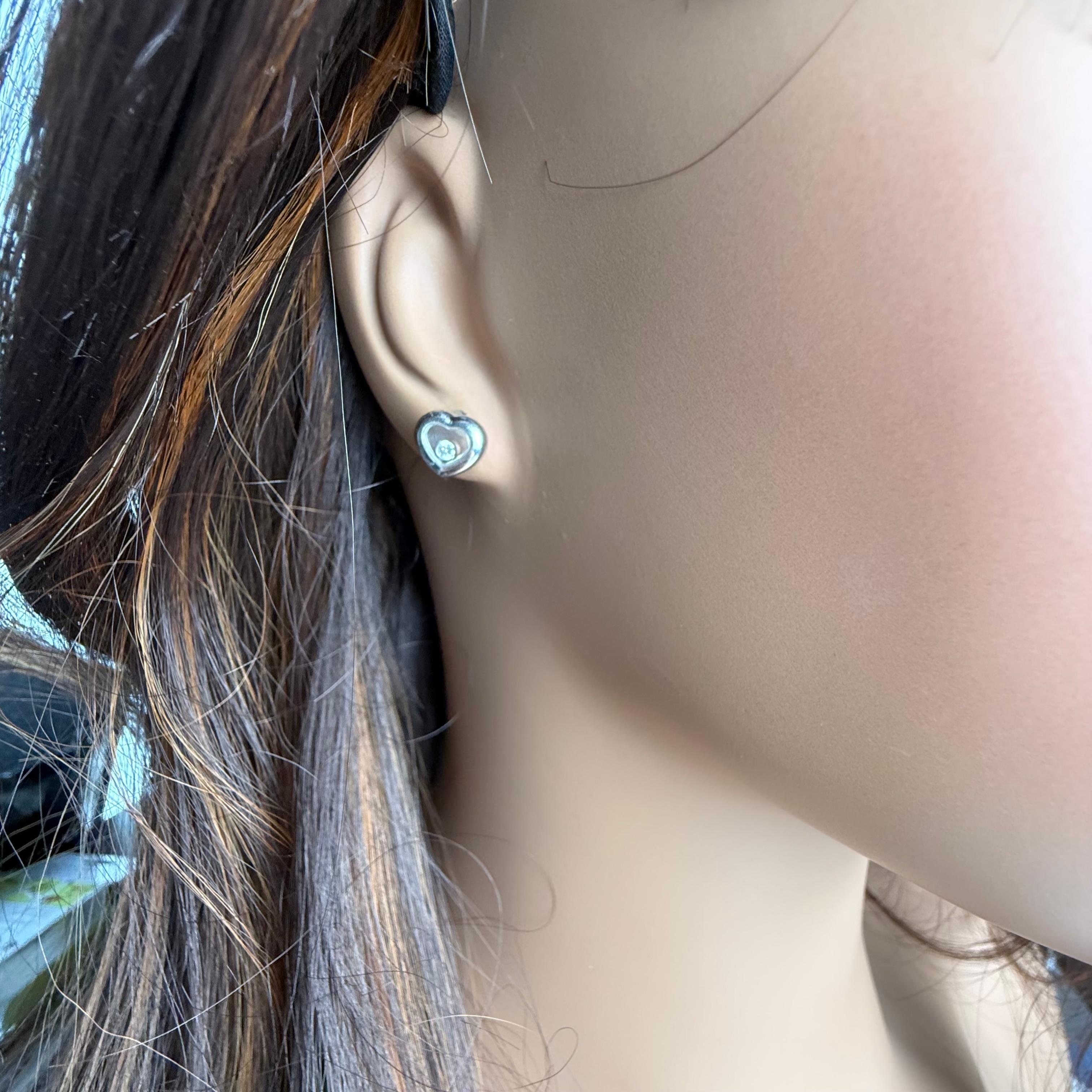 Chopard Happy Diamonds Boucles d'oreilles cœur en or blanc 18K 0.10 carats en vente 4