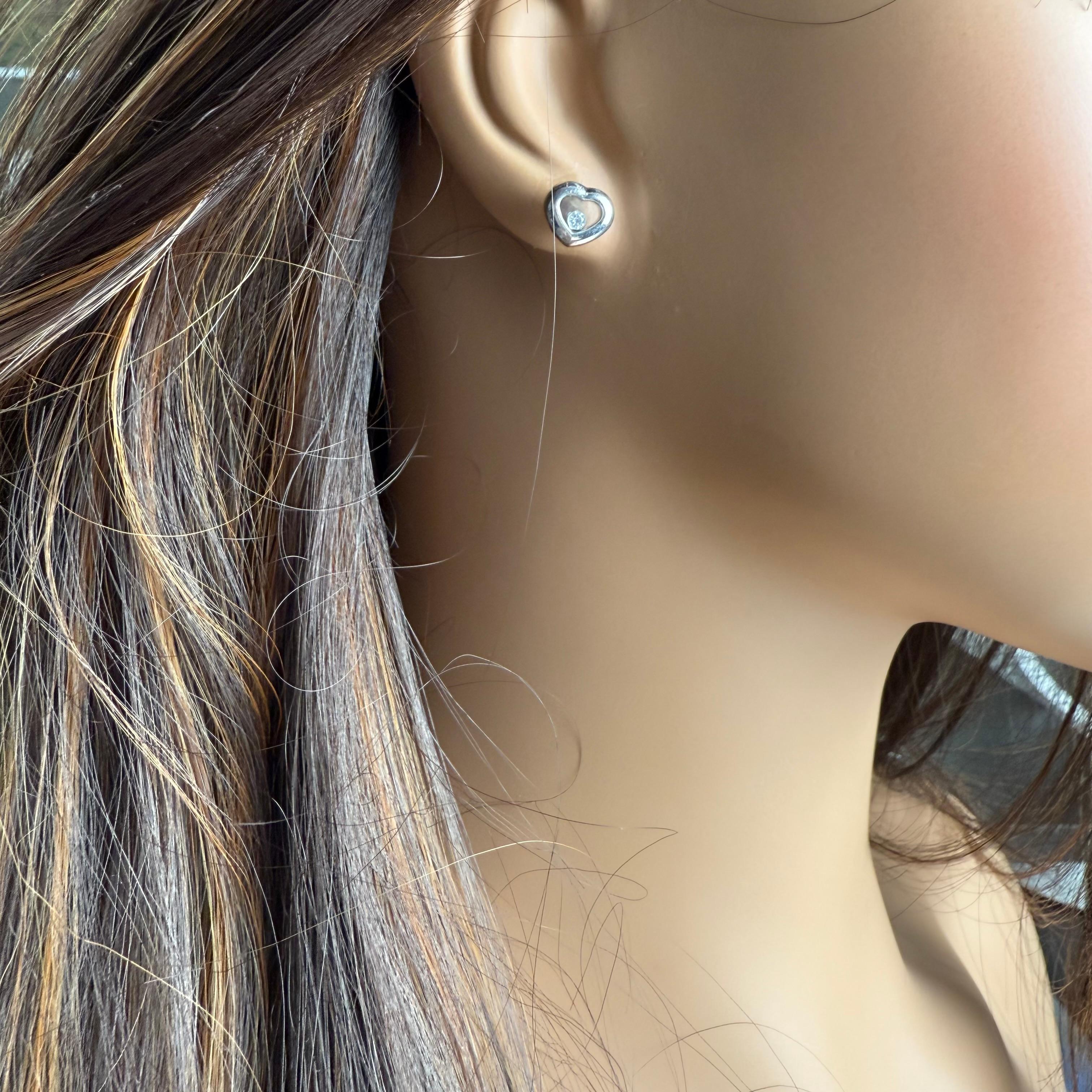 Chopard Happy Diamonds Boucles d'oreilles cœur en or blanc 18K 0.10 carats en vente 2