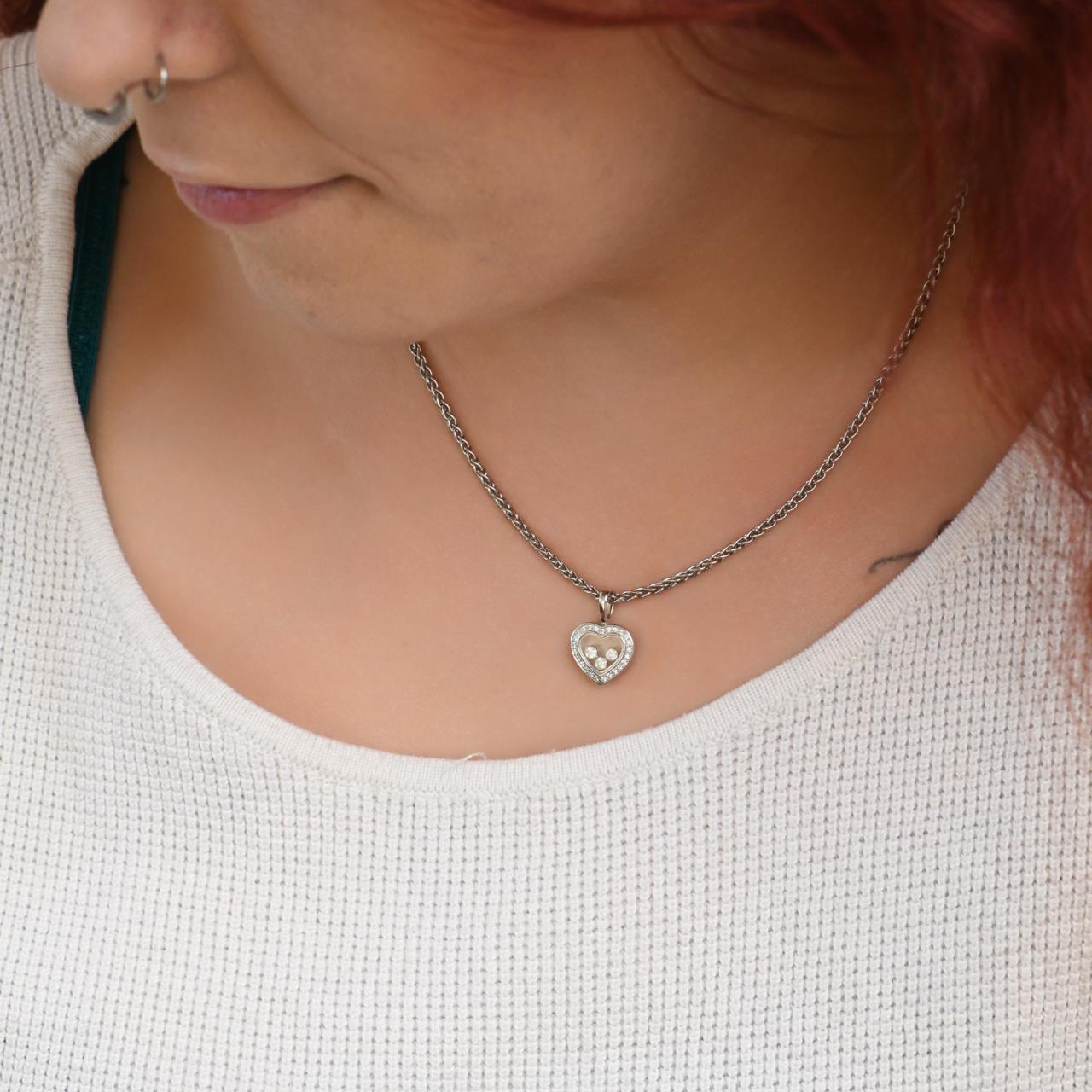 Chopard Happy Diamonds 18K Weißgold Halskette mit Anhänger (Brillantschliff) im Angebot