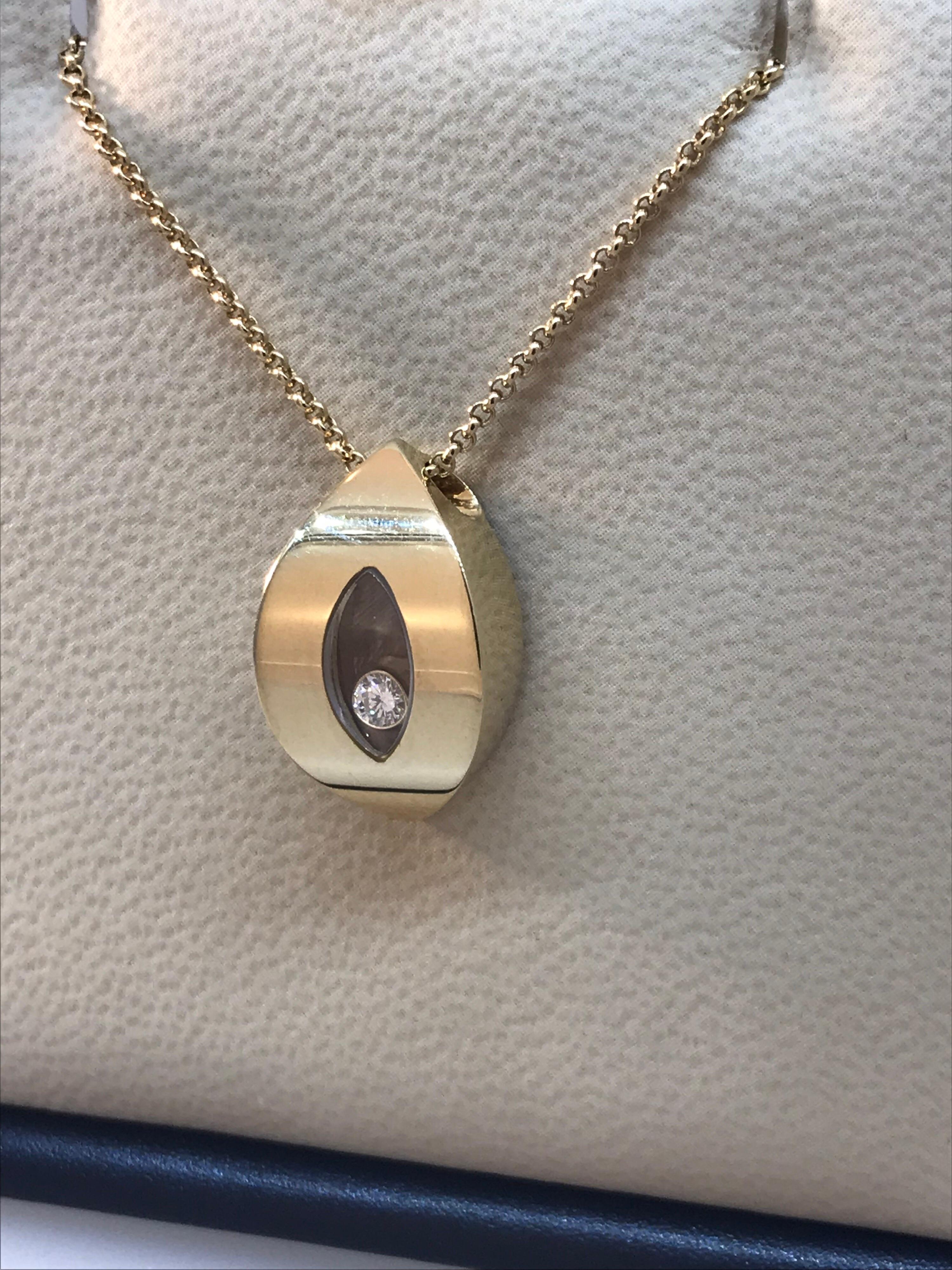 Chopard Happy Diamonds 18 Karat Yellow Gold Teardrop Shaped Pendant/Necklace New In Excellent Condition For Sale In New York, NY