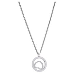 Collar con colgante de corazón «Happy Diamonds» de Chopard, en oro blanco de 18 quilates
