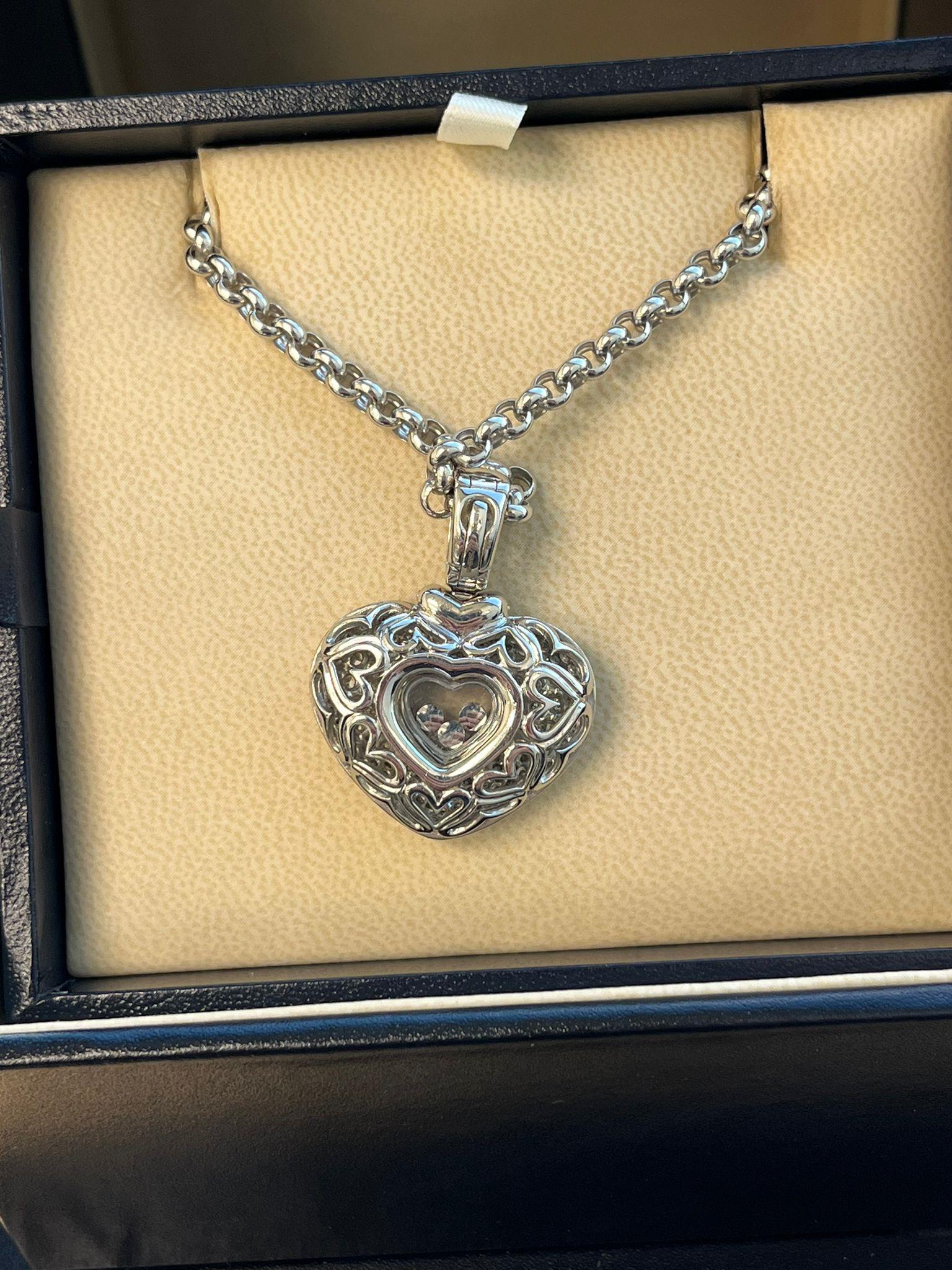 Chopard Happy Diamonds 2.50 Carat 18K White Gold VVS Diamond Pendant Necklace For Sale 3