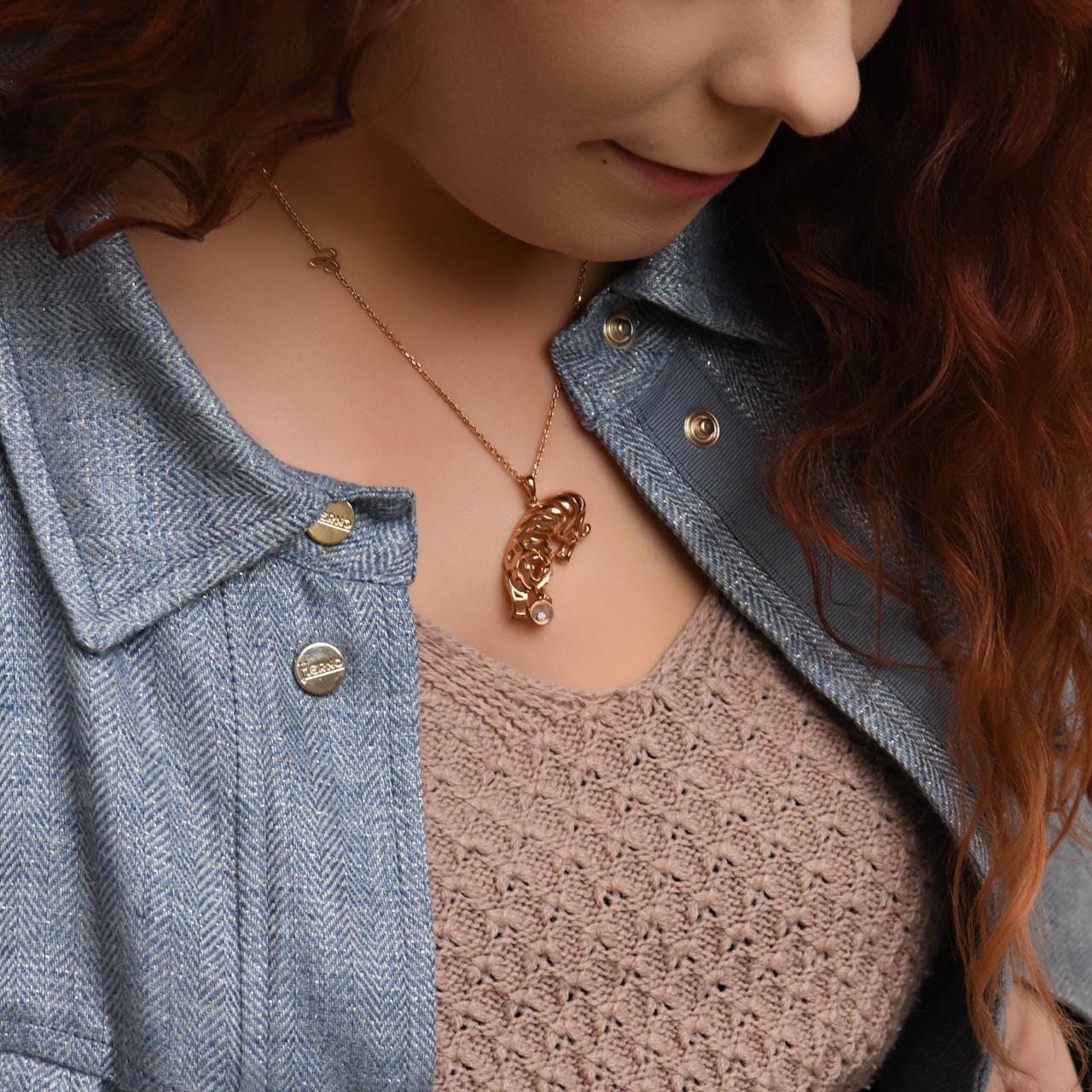 Taglio brillante Chopard Happy Diamonds Animals World Pendant Necklace 18K Rose Gold in vendita