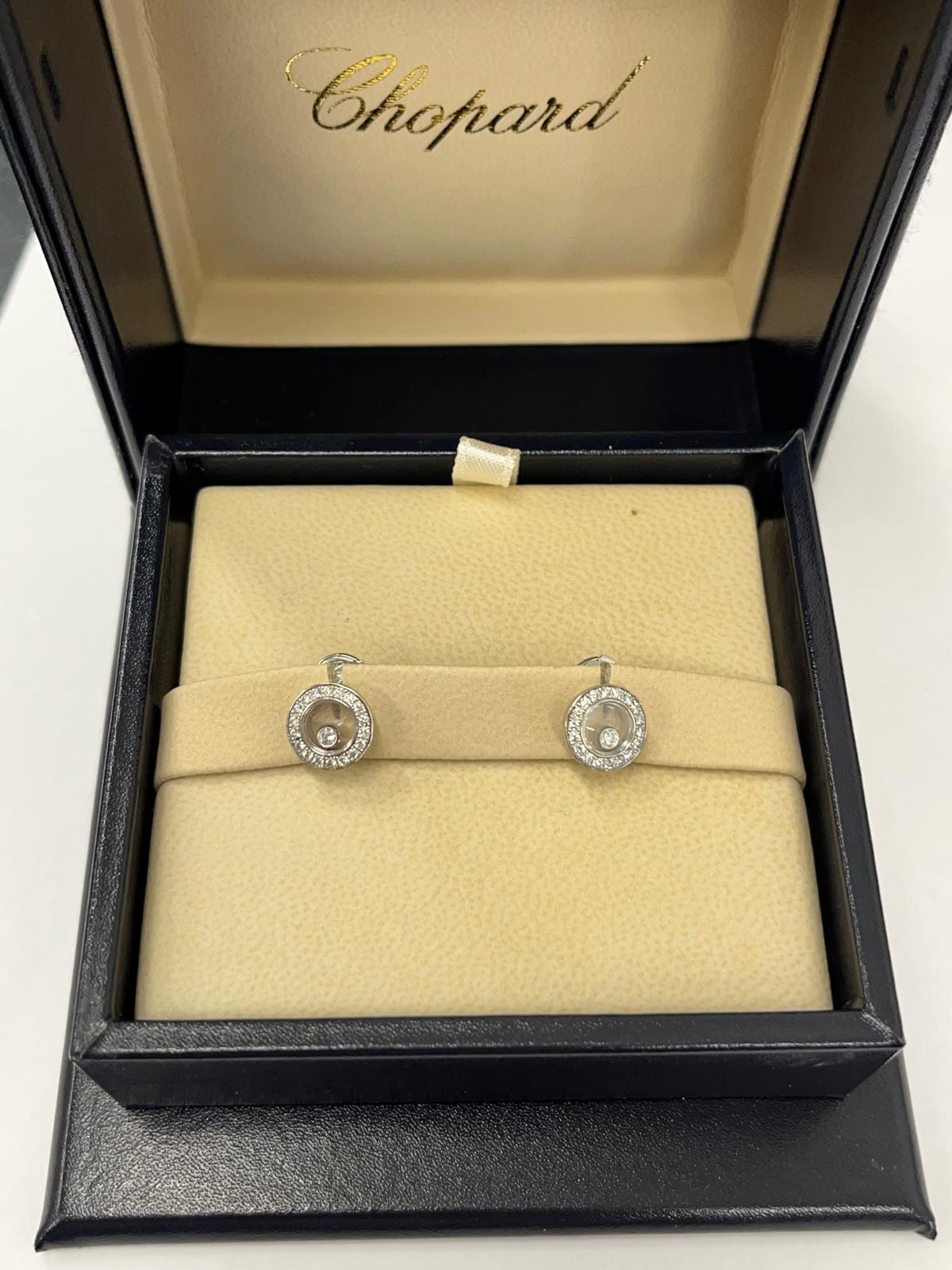 Chopard Boucles d'oreilles Happy Diamonds serties en or blanc 18 carats en vente 2
