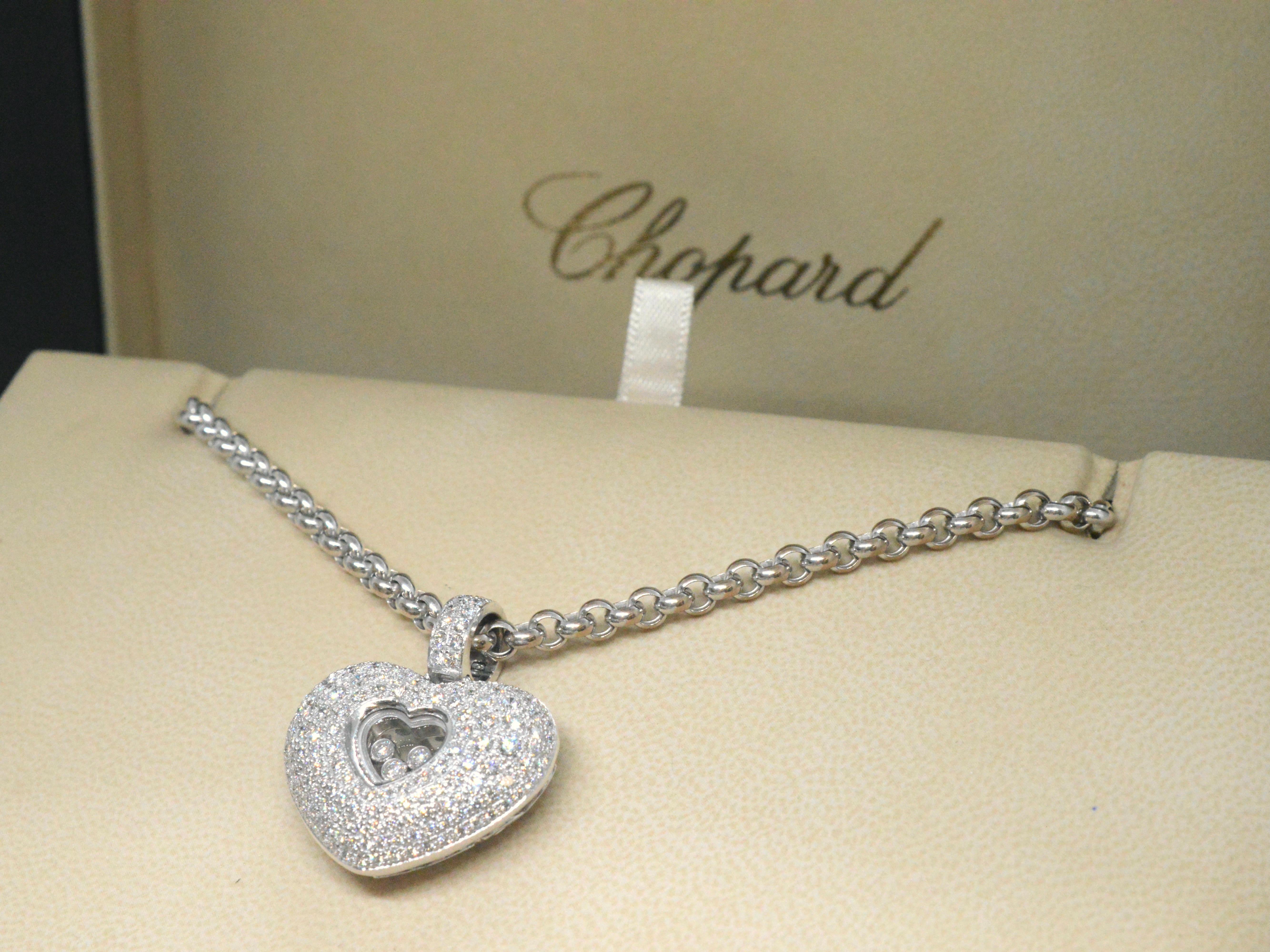 Brilliant Cut Chopard 'happy diamonds' golden necklace with diamonds. For Sale