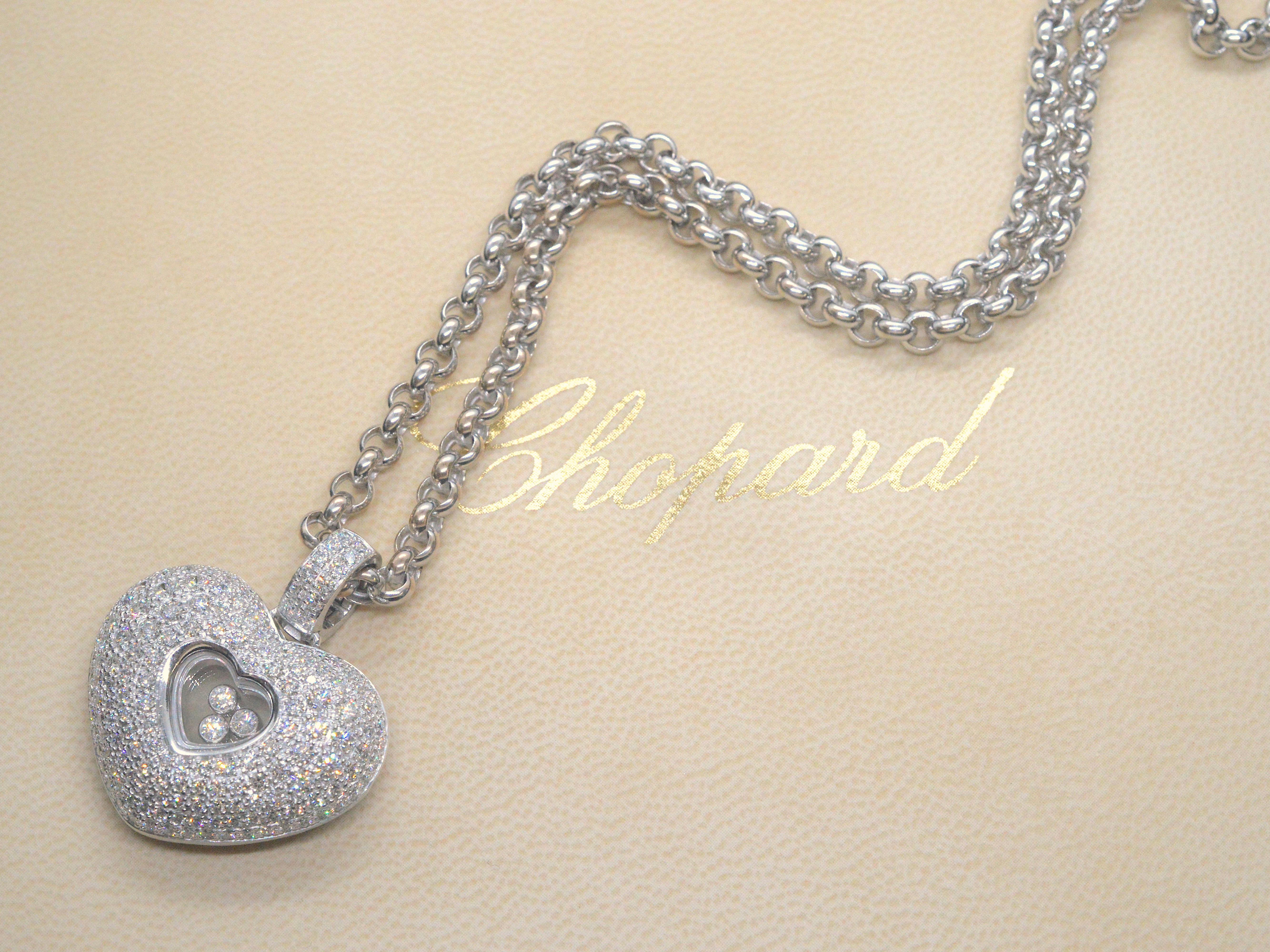Women's Chopard 'happy diamonds' golden necklace with diamonds. For Sale
