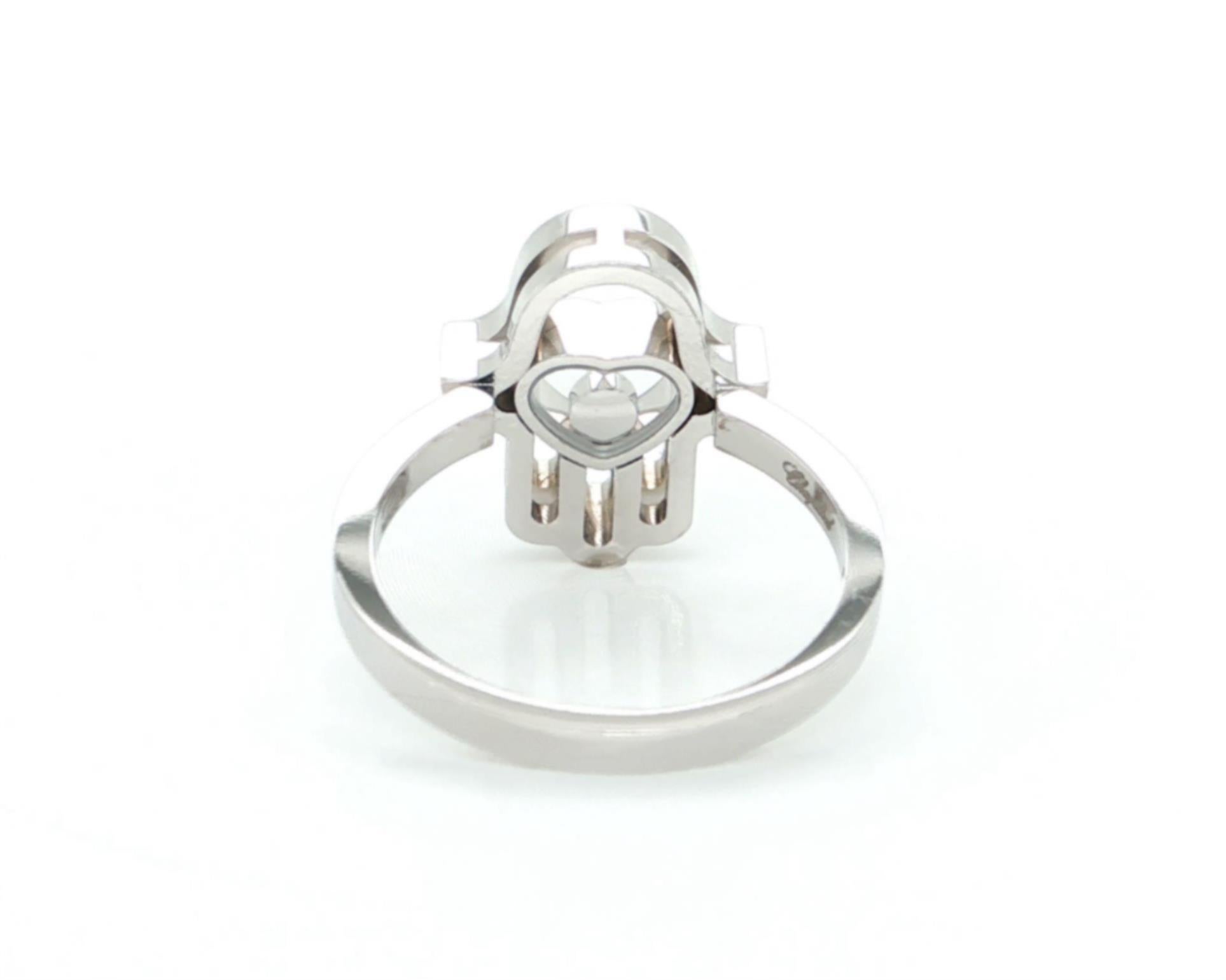 Chopard Happy Diamonds Hamsa Hand Anello in oro bianco 18k con diamanti misura 6,5 In condizioni ottime in vendita a Boca Raton, FL