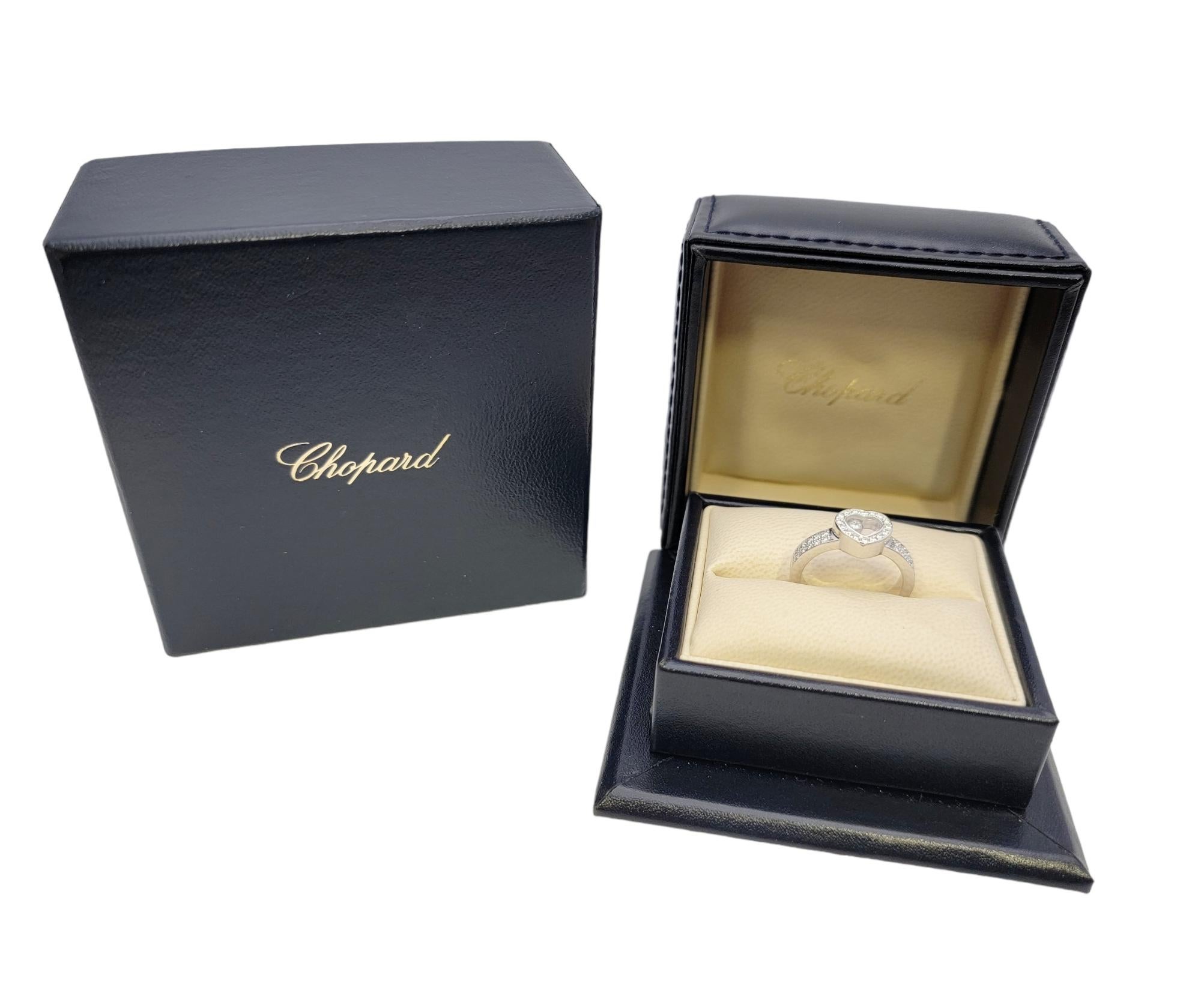 Chopard, bague Happy Diamonds Heart Pave Halo en or blanc 18 carats en vente 12